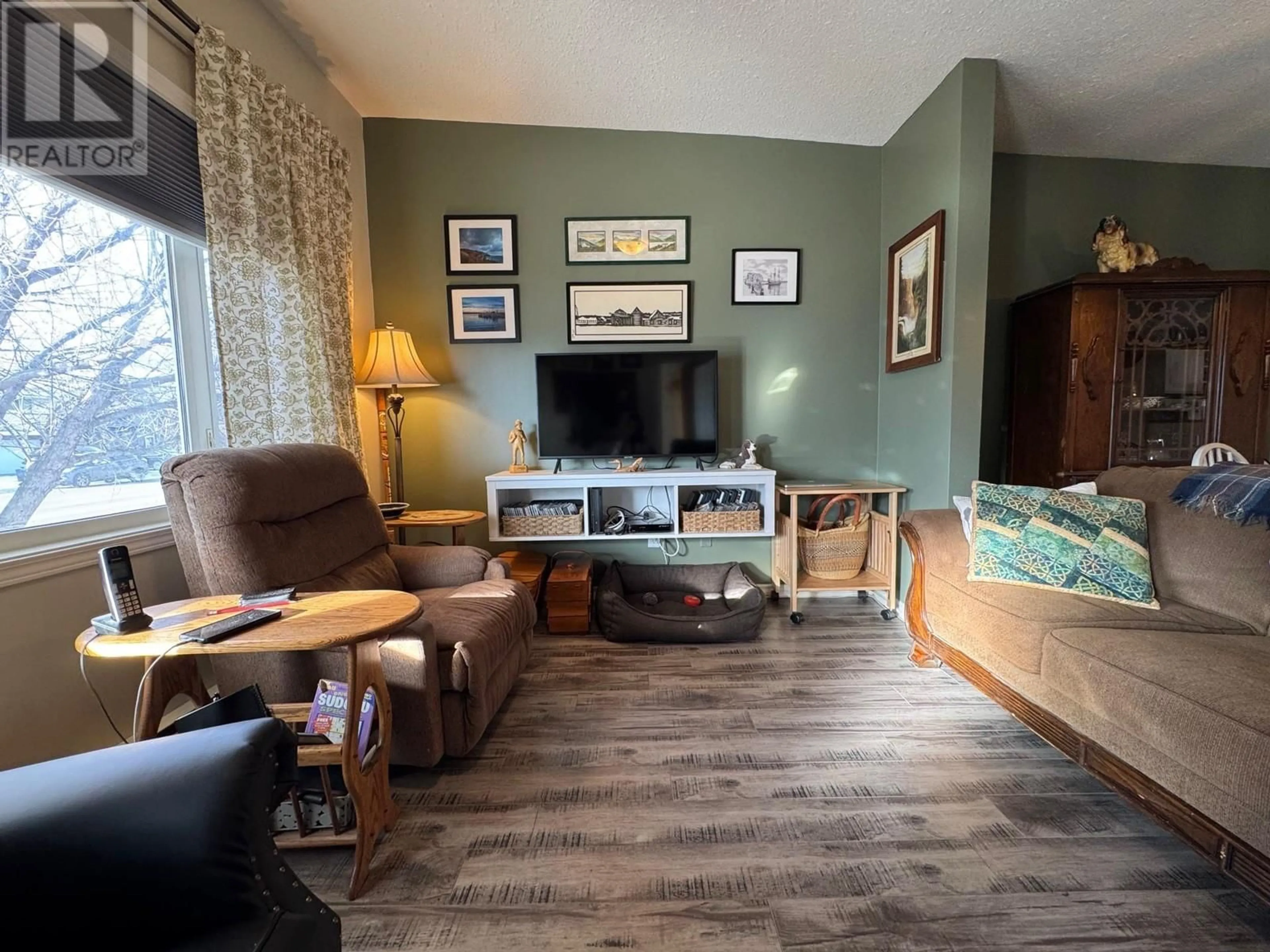 Living room with furniture, unknown for 2571 COLDWATER AVENUE, Merritt British Columbia V1K1B8