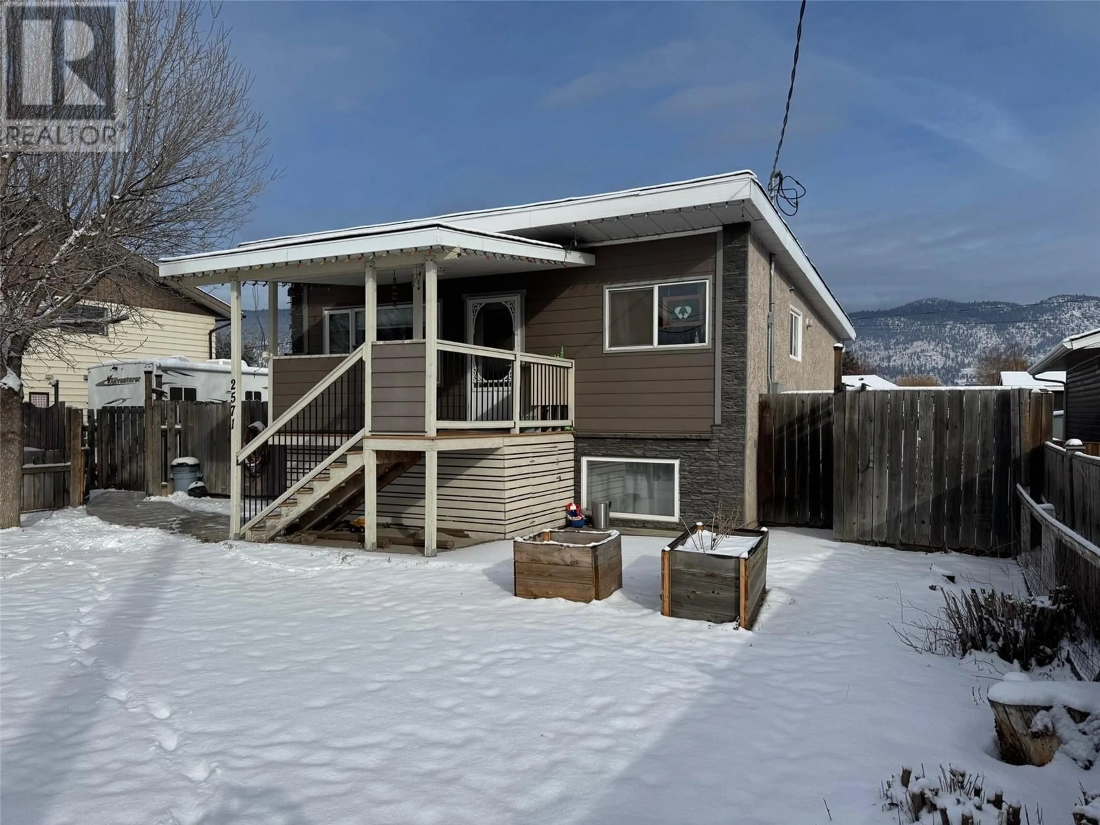 Home with vinyl exterior material, street for 2571 Coldwater Avenue, Merritt British Columbia V1K1B8