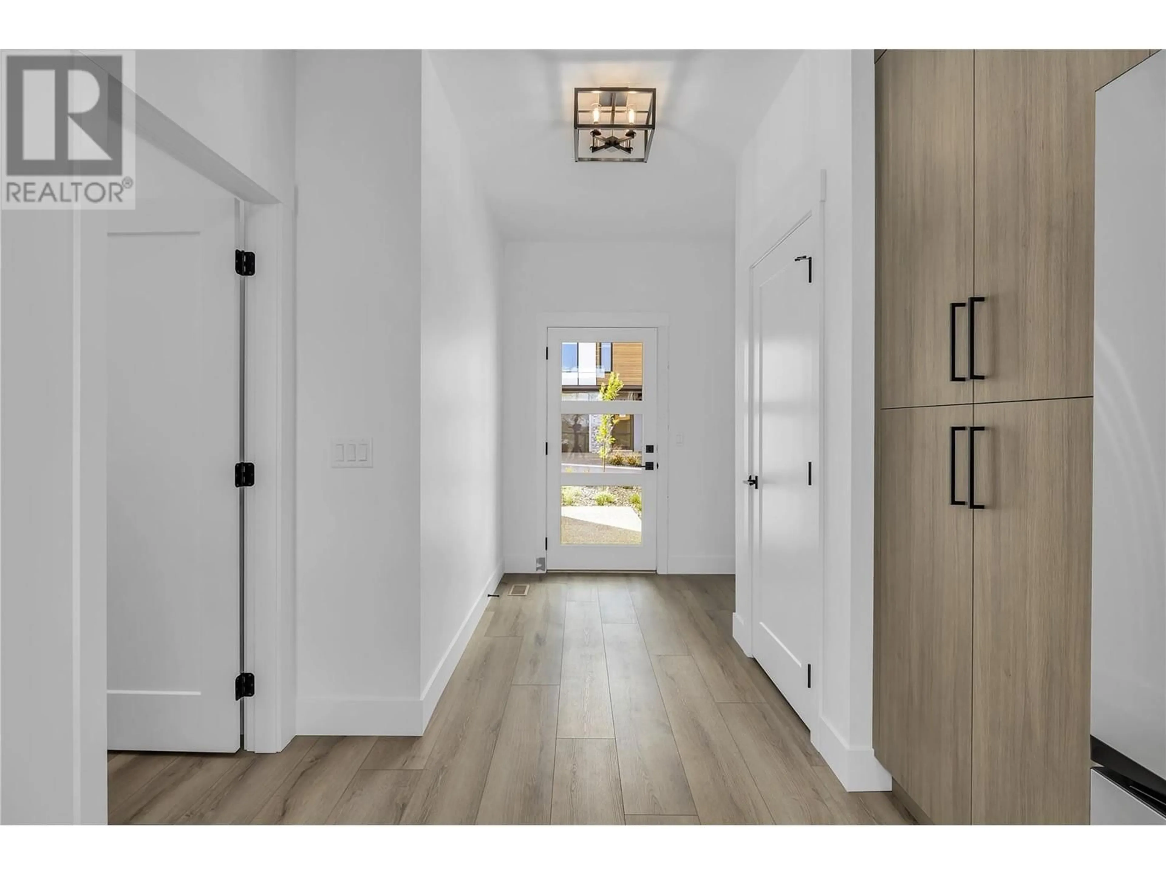 Indoor entryway for 2 - 2835 CANYON CREST DRIVE, West Kelowna British Columbia V4T0E3