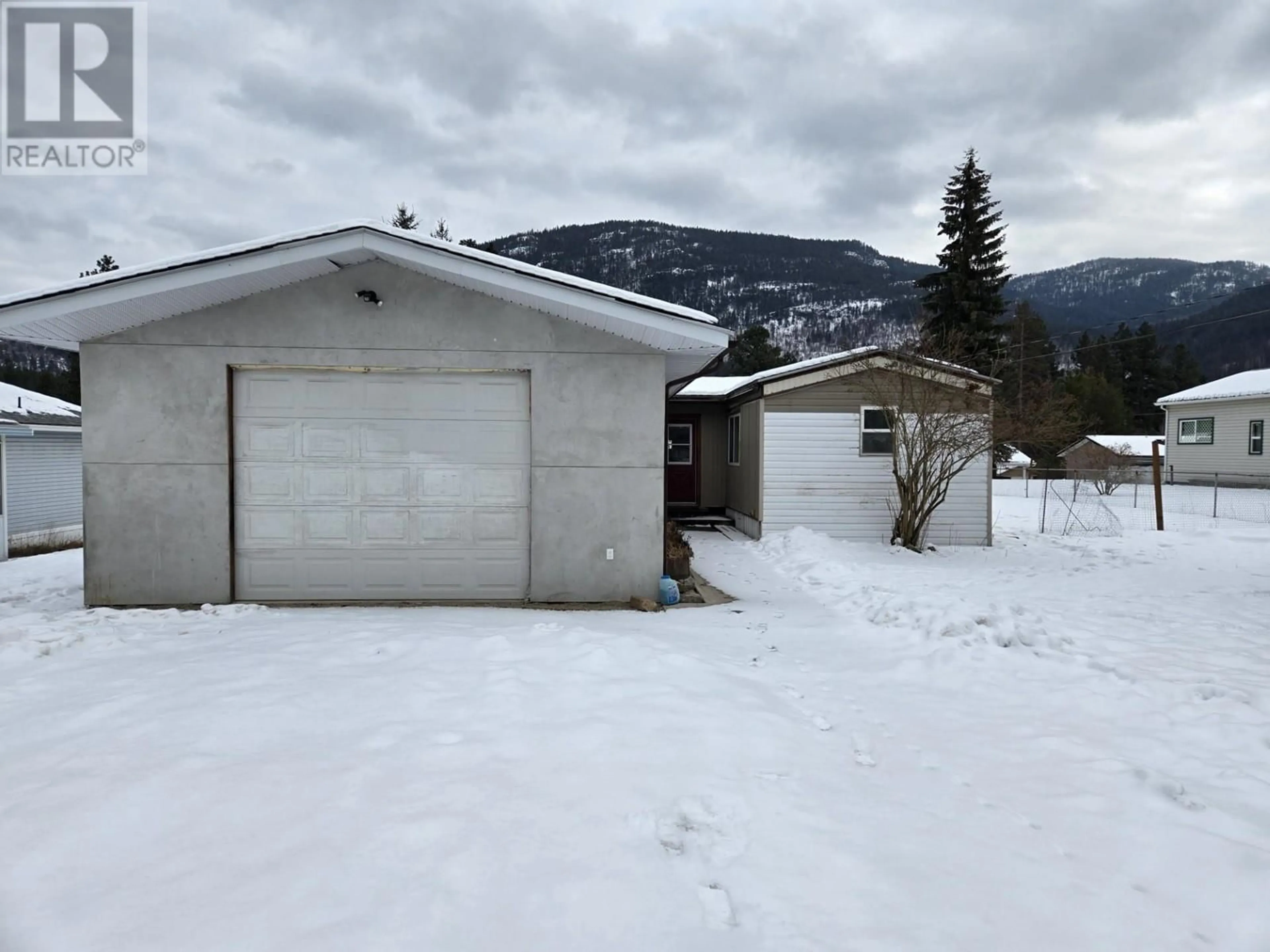 Shed for 810 SMITH Crescent, Genelle British Columbia V0G1G0