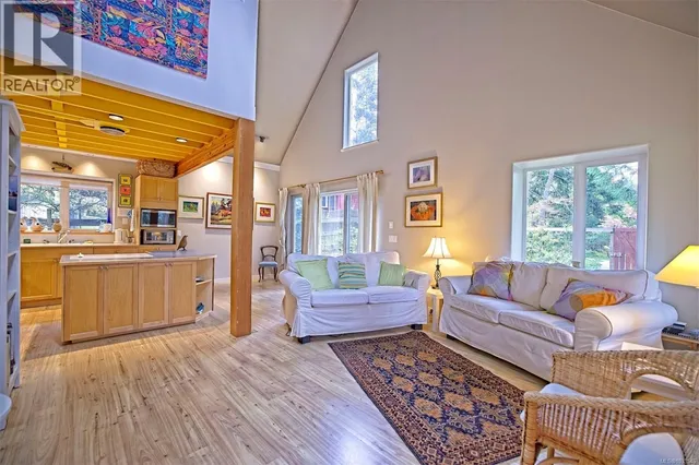 110 VILLAGE TERRACE, Salt Spring 2