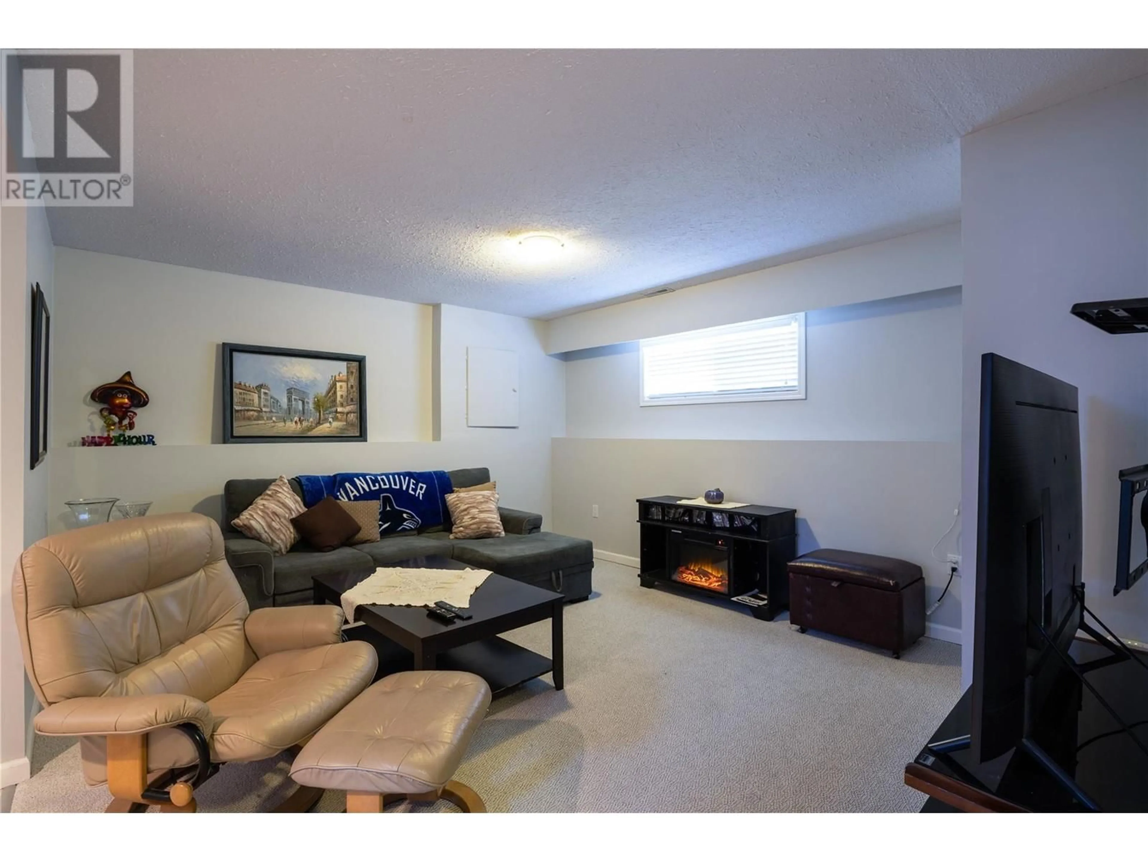 Living room with furniture, unknown for 1130 De Monte Street, Kamloops British Columbia V2B5N6