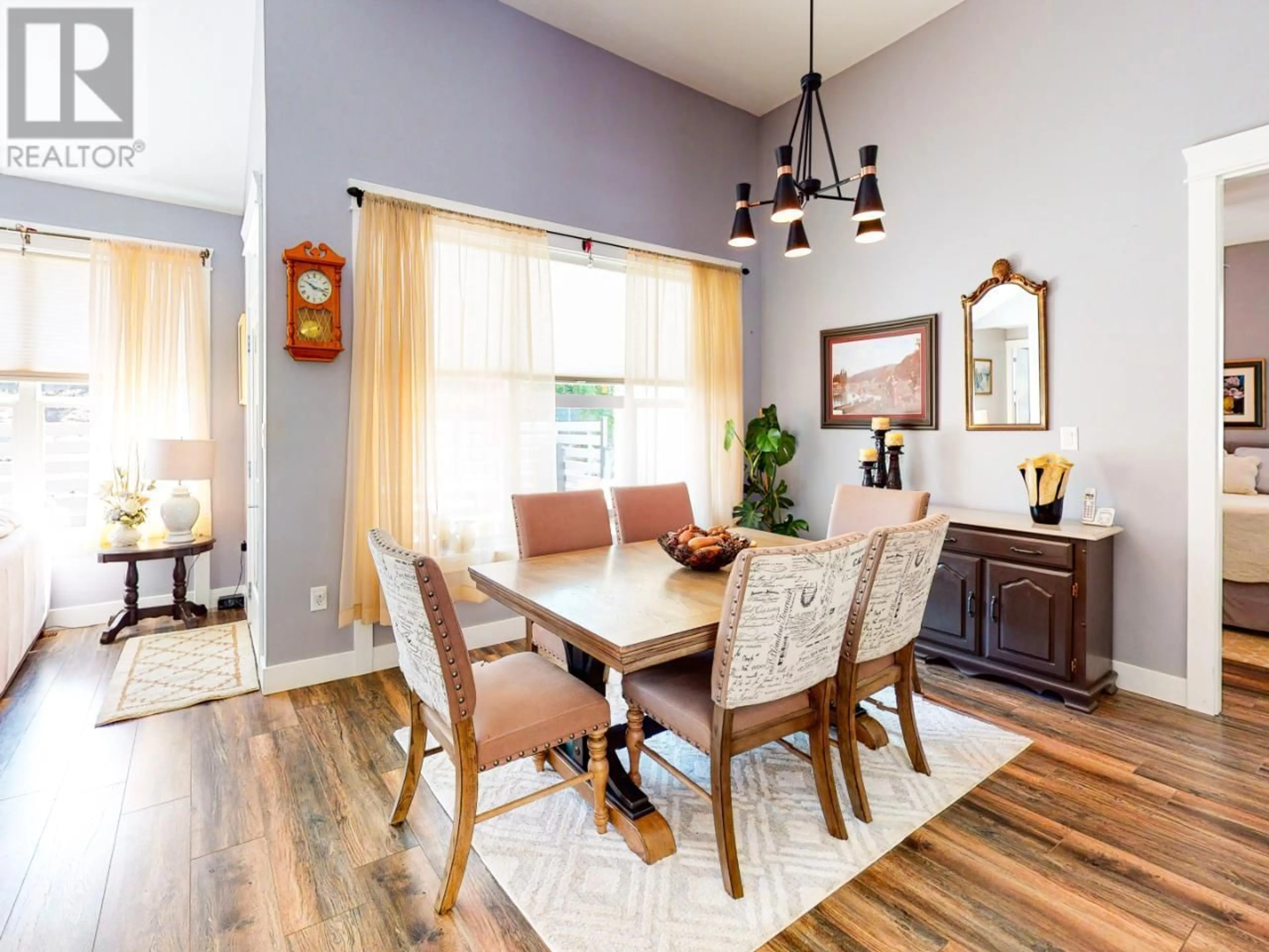 Dining room, wood/laminate floor for 3807 Fairwinds Drive, Osoyoos British Columbia V0H1V4