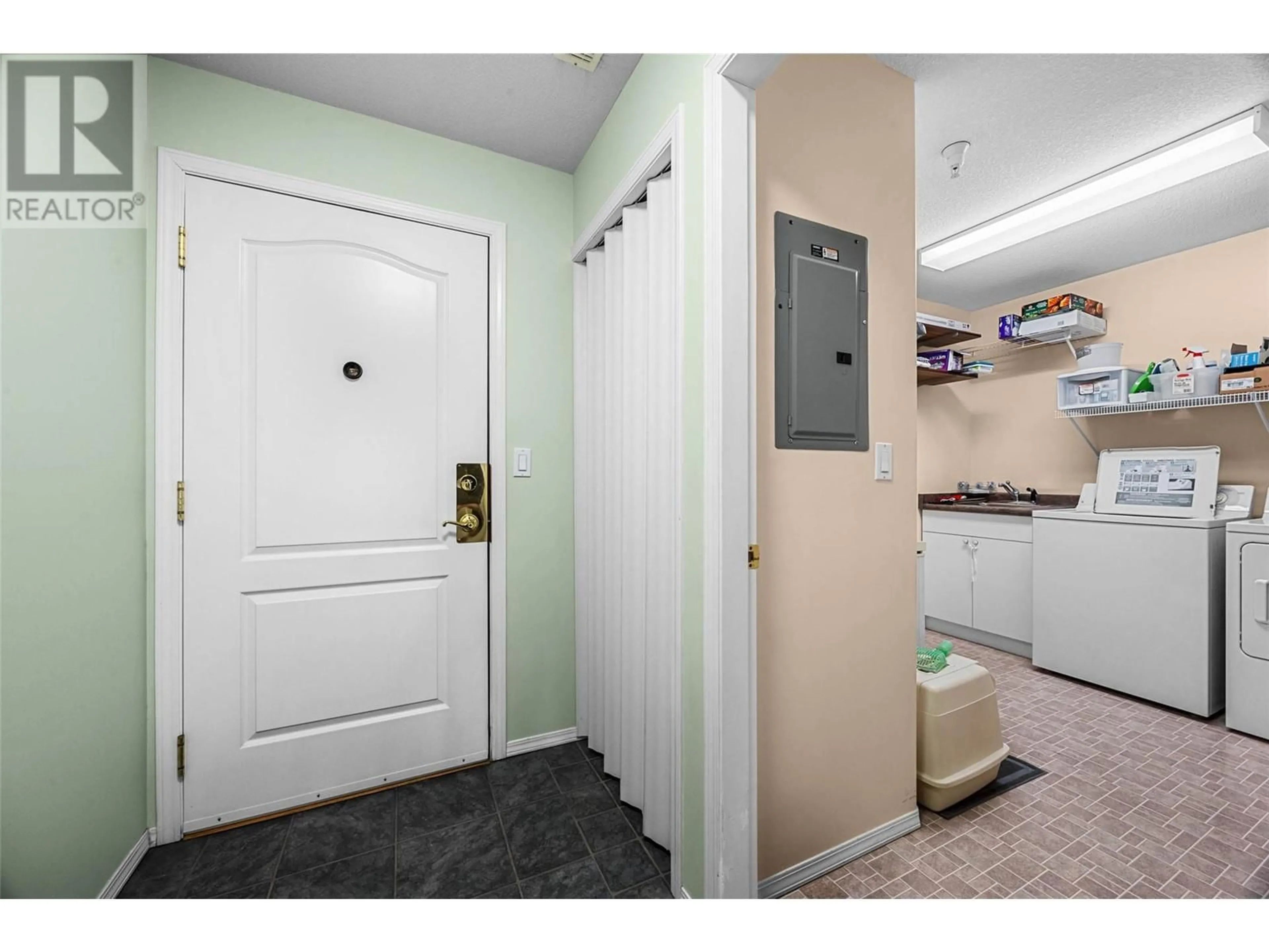 Indoor entryway for 2169 FLAMINGO Road Unit# 306, Kamloops British Columbia V2C4J8