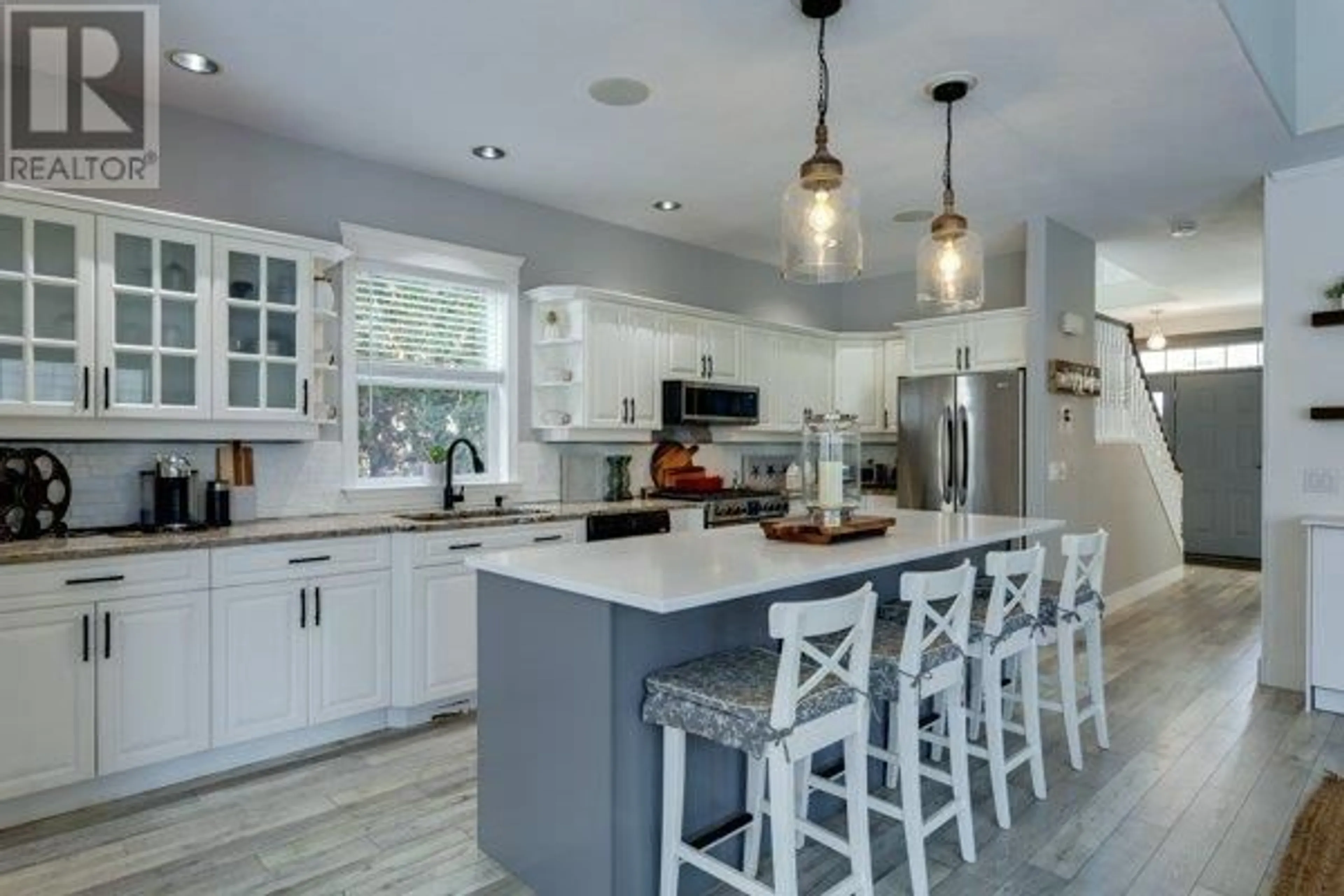 Open concept kitchen, ceramic/tile floor for 432 PROVIDENCE AVENUE, Kelowna British Columbia V1W4S8