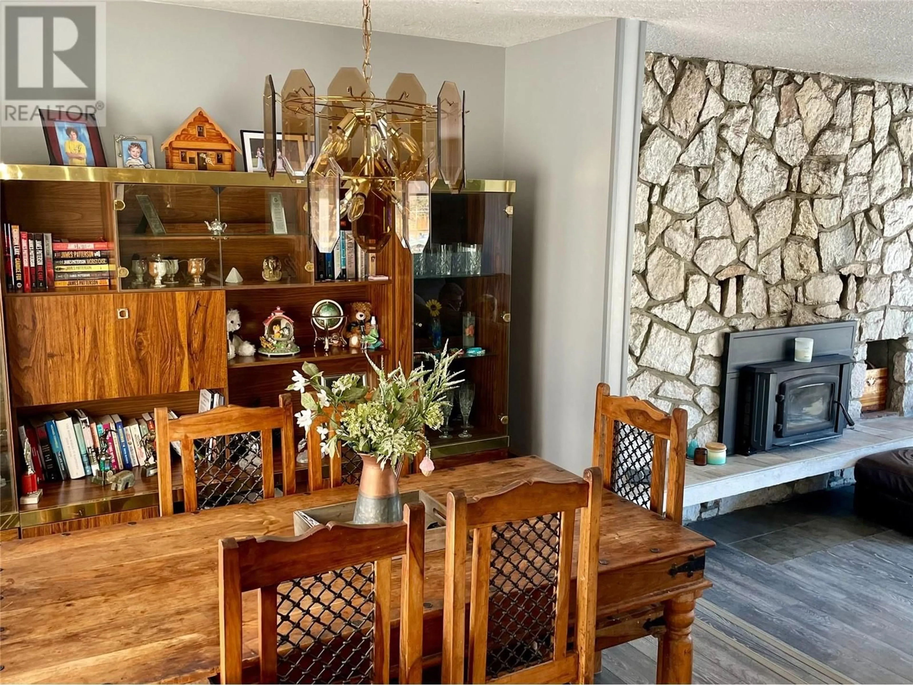 Dining room, wood/laminate floor for 93 Holmes Road, Christina Lake British Columbia V0H1E0