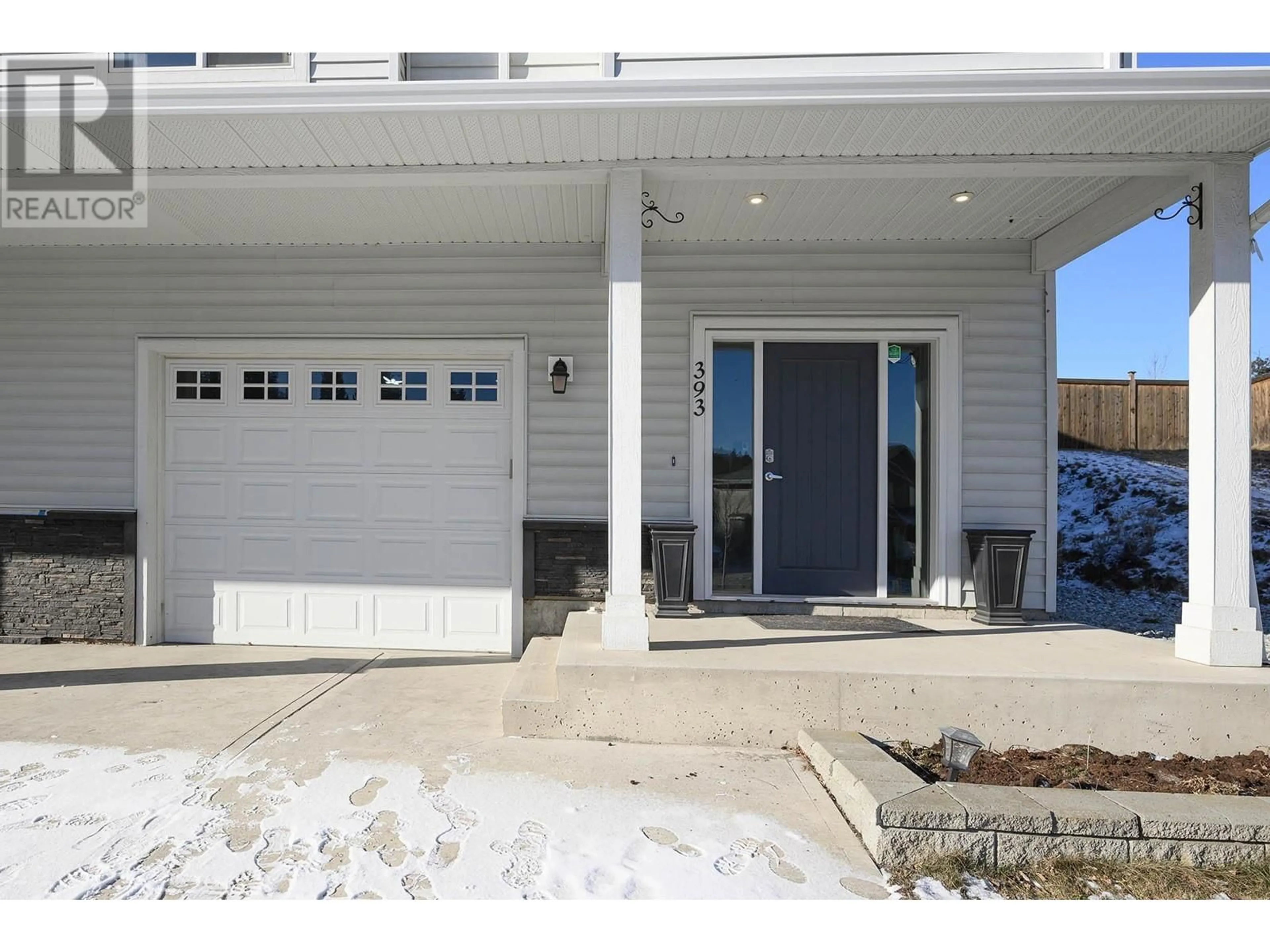 Indoor entryway for 393 WING Place, Kamloops British Columbia V2C0H2