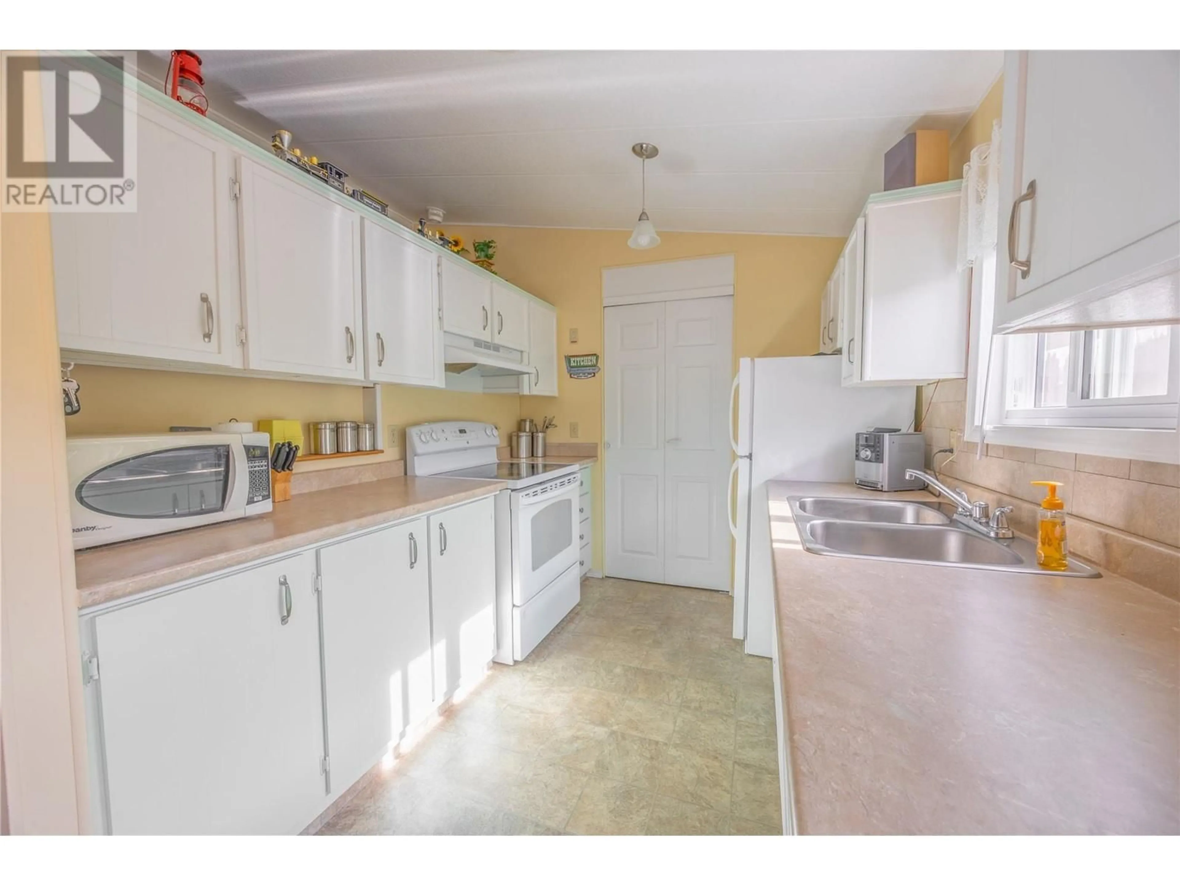 Standard kitchen, unknown for 999 BURNABY Avenue Unit# 68, Penticton British Columbia V2A1G7