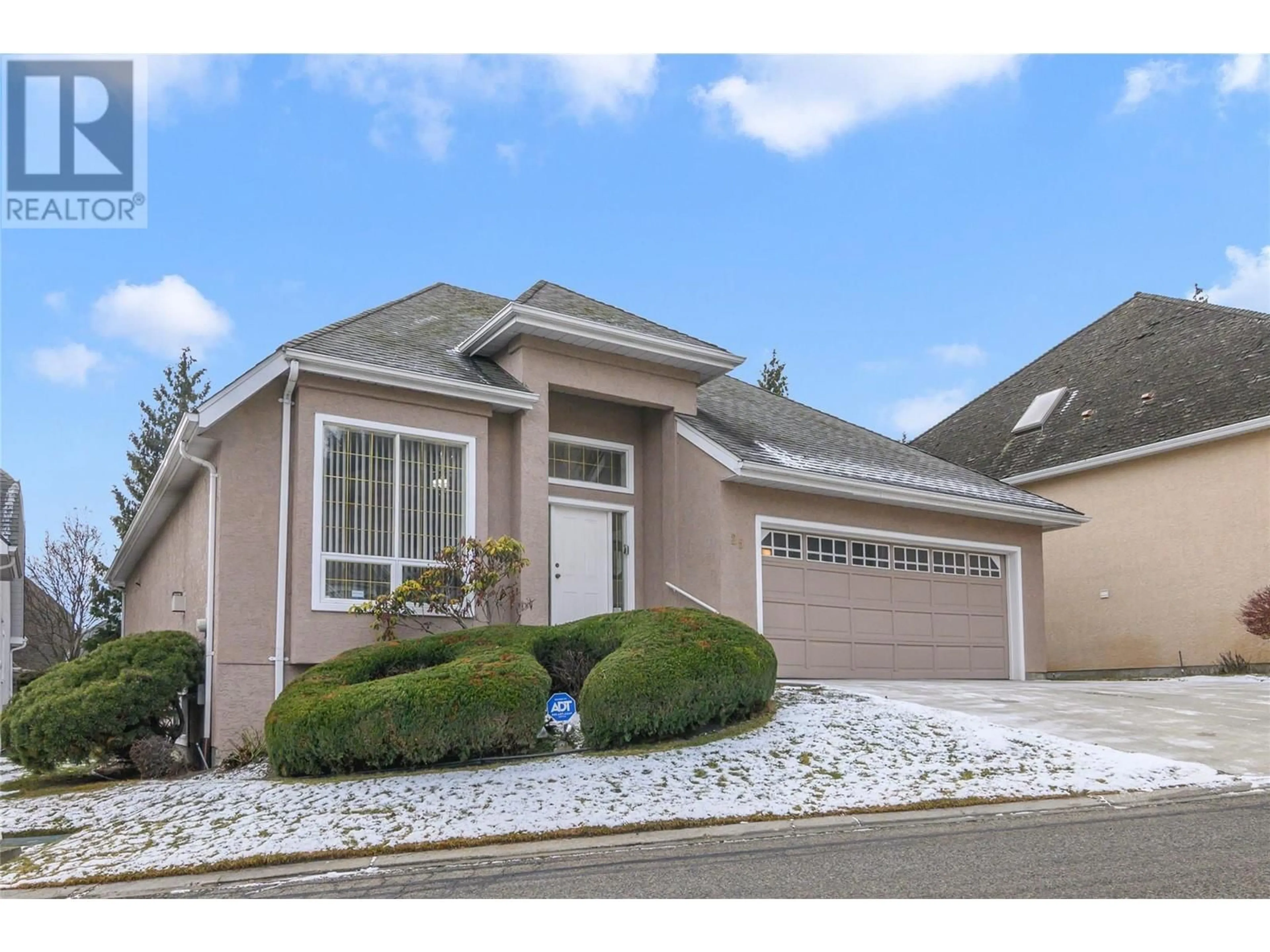 Home with vinyl exterior material, street for 25 - 450 YATES ROAD, Kelowna British Columbia V1V1R8
