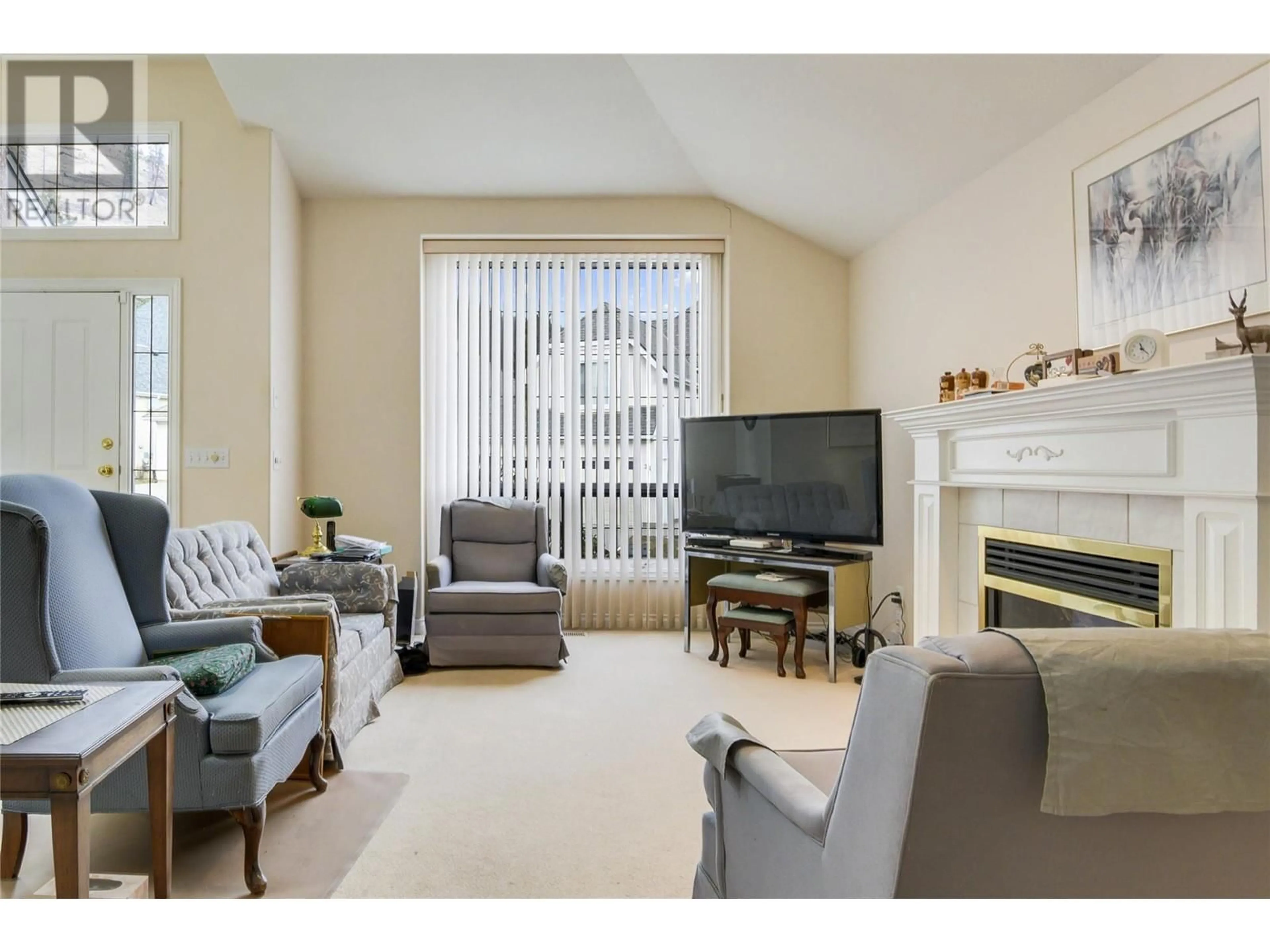 Living room with furniture, unknown for 25 - 450 YATES ROAD, Kelowna British Columbia V1V1R8