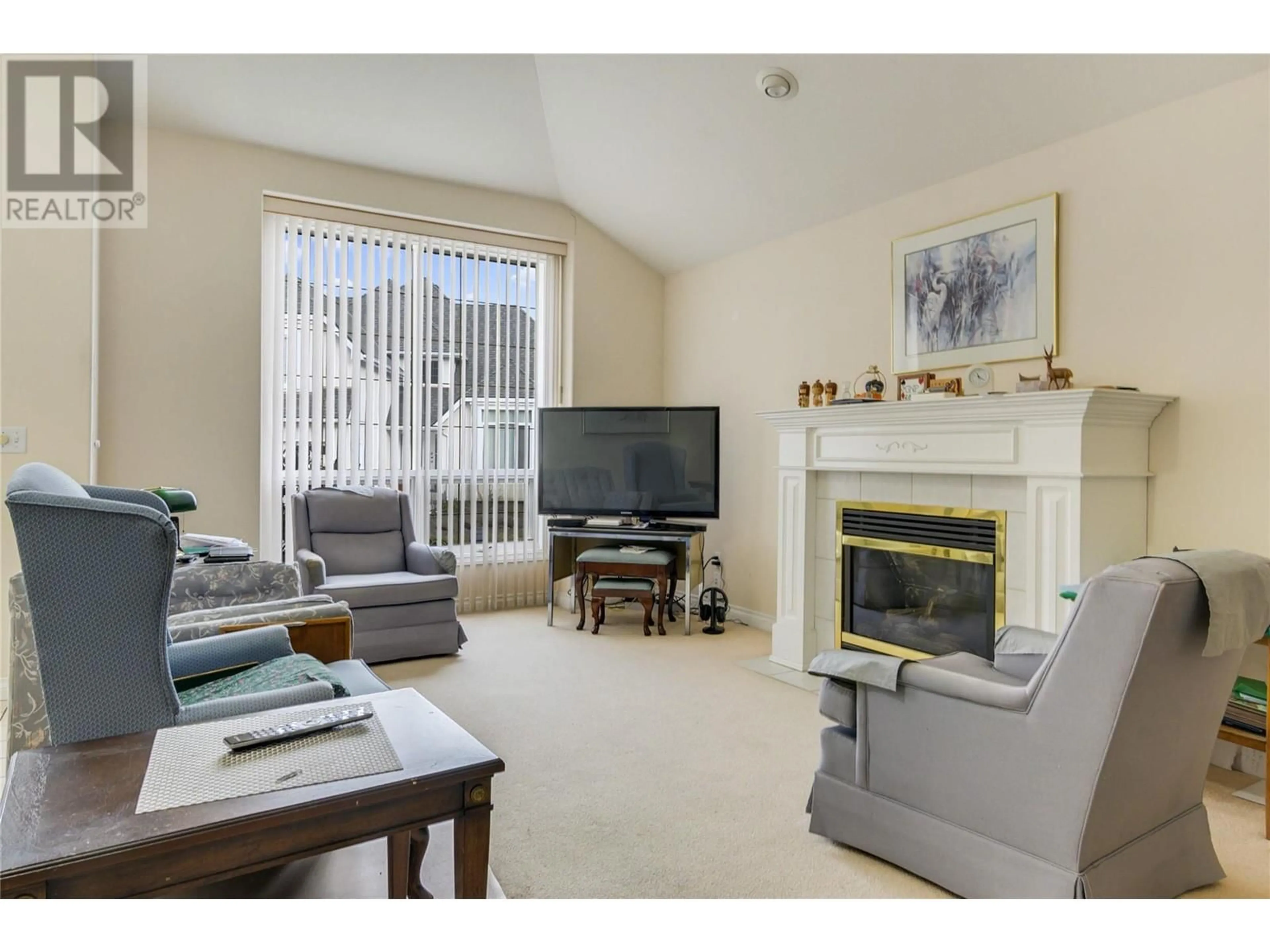 Living room with furniture, unknown for 25 - 450 YATES ROAD, Kelowna British Columbia V1V1R8