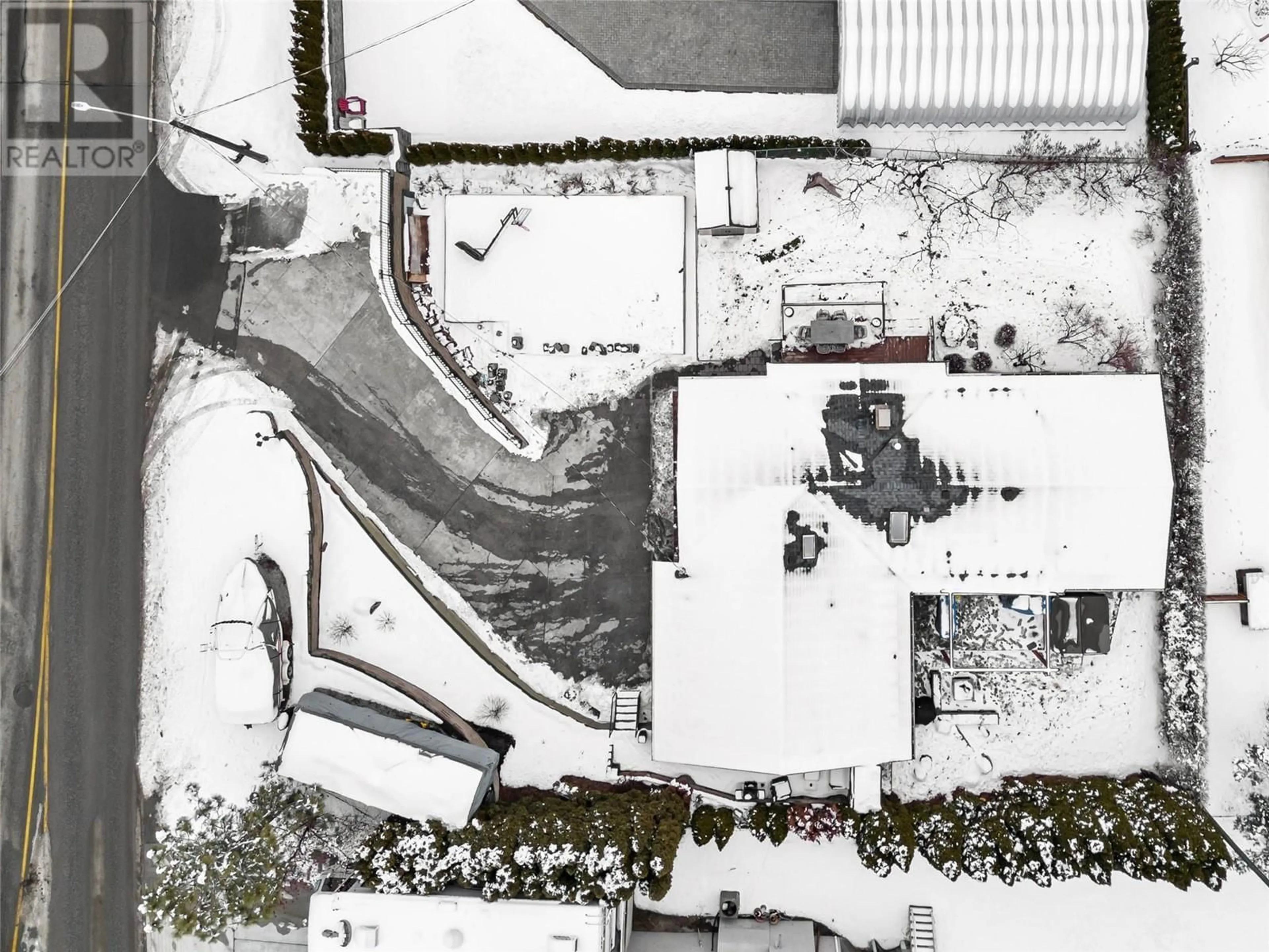 A pic from outside/outdoor area/front of a property/back of a property/a pic from drone, building for 961 Anders Road, West Kelowna British Columbia V1Z1K4