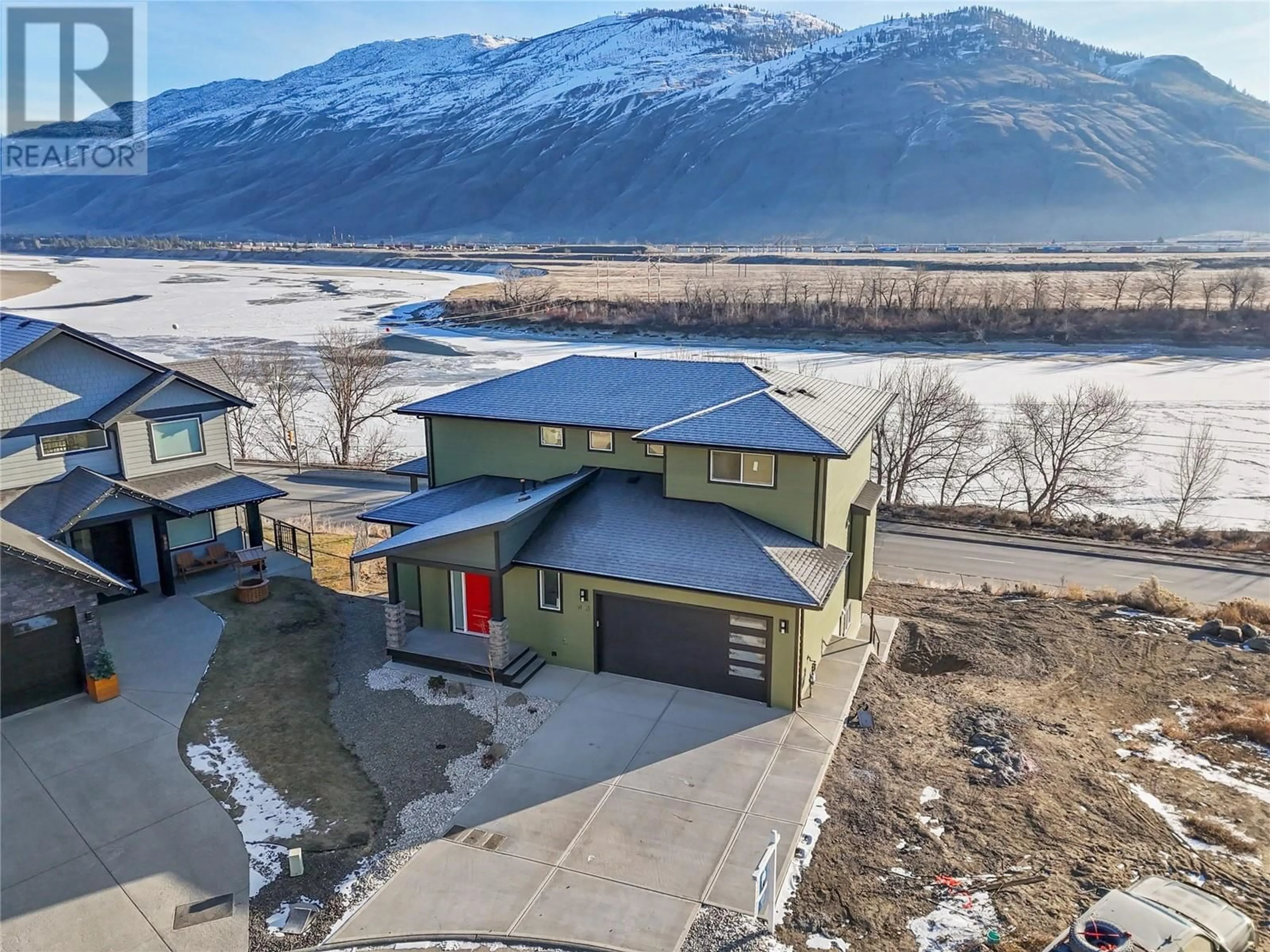 A pic from outside/outdoor area/front of a property/back of a property/a pic from drone, mountain view for 803 WOODRUSH Court, Kamloops British Columbia V2B6E6