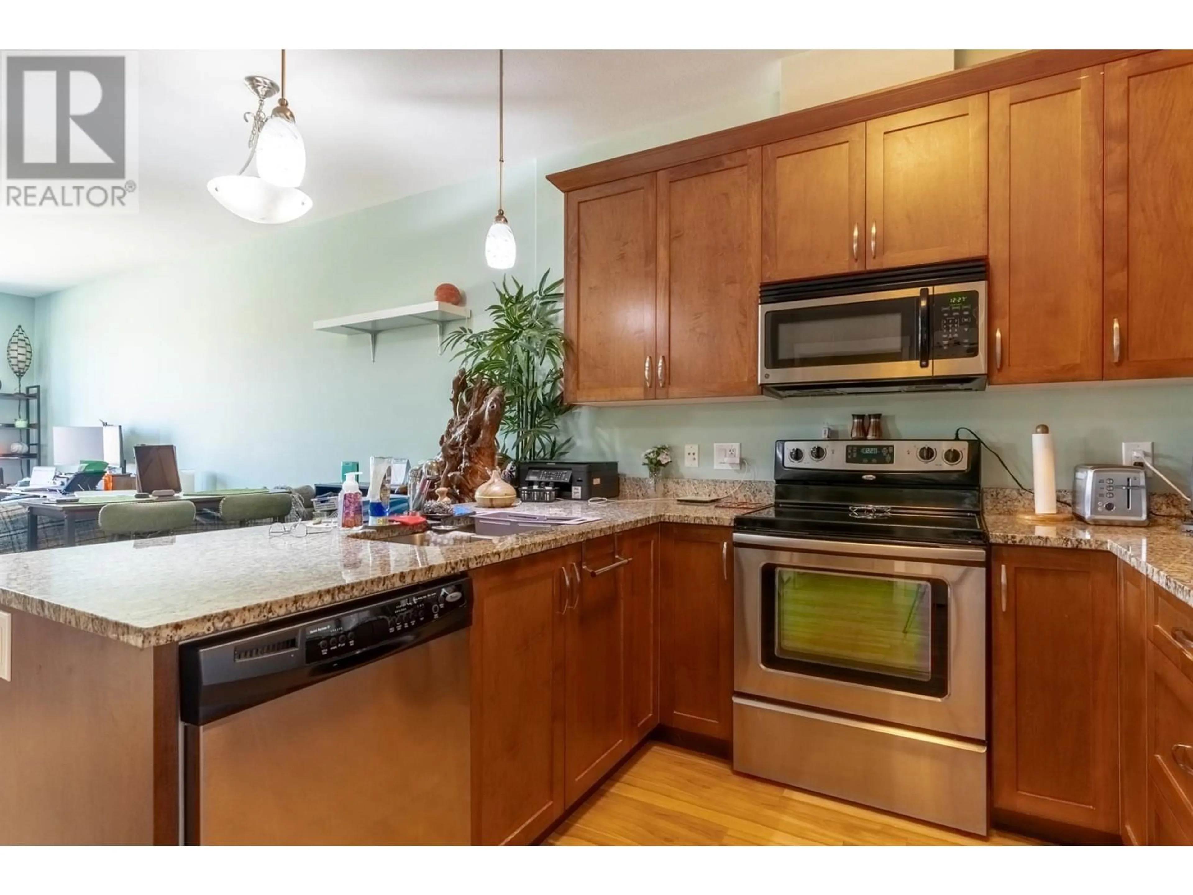 Standard kitchen, unknown for 612 - 689 TRANQUILLE ROAD, Kamloops British Columbia V2B0C7