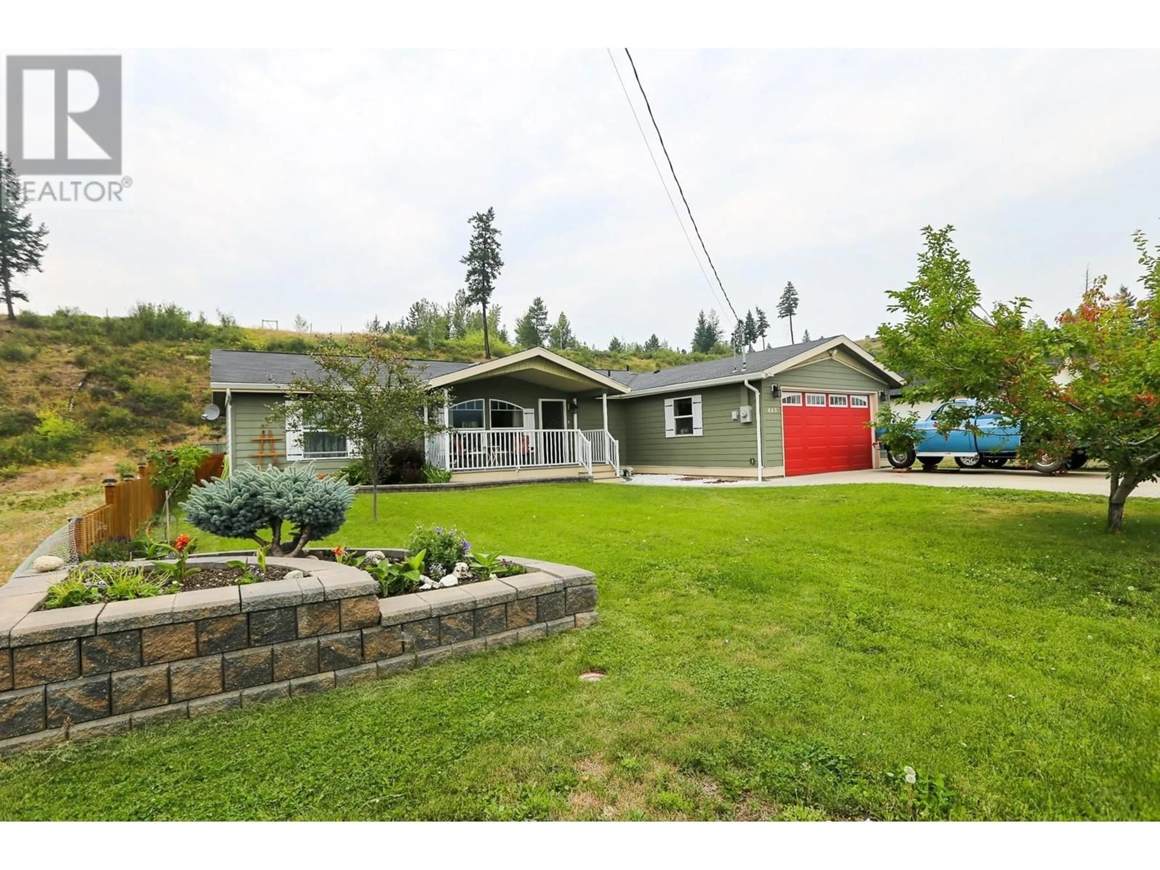 A pic from outside/outdoor area/front of a property/back of a property/a pic from drone, unknown for 445 SISKA Drive, Barriere British Columbia V0E1E0