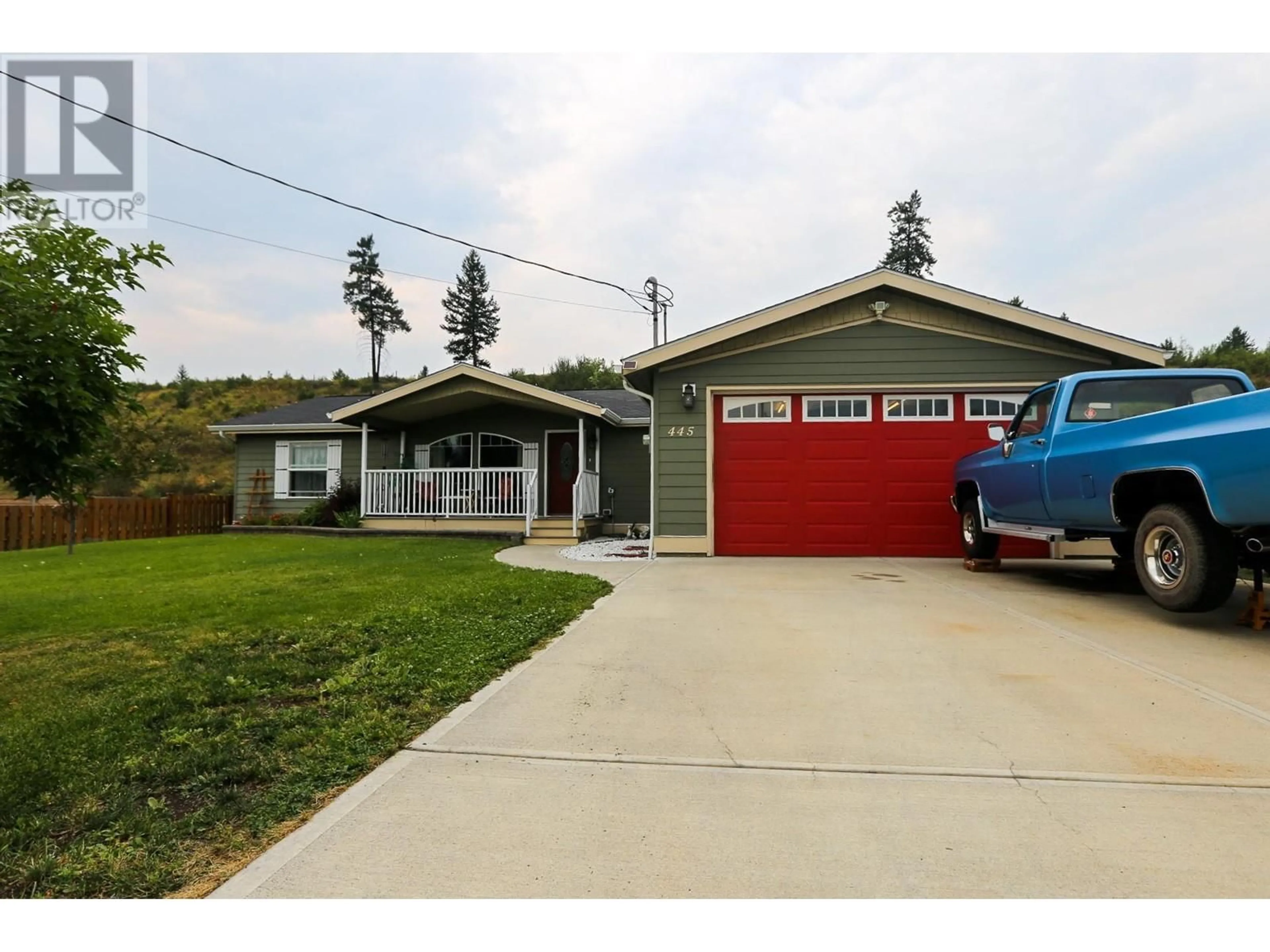 Home with vinyl exterior material, street for 445 SISKA Drive, Barriere British Columbia V0E1E0