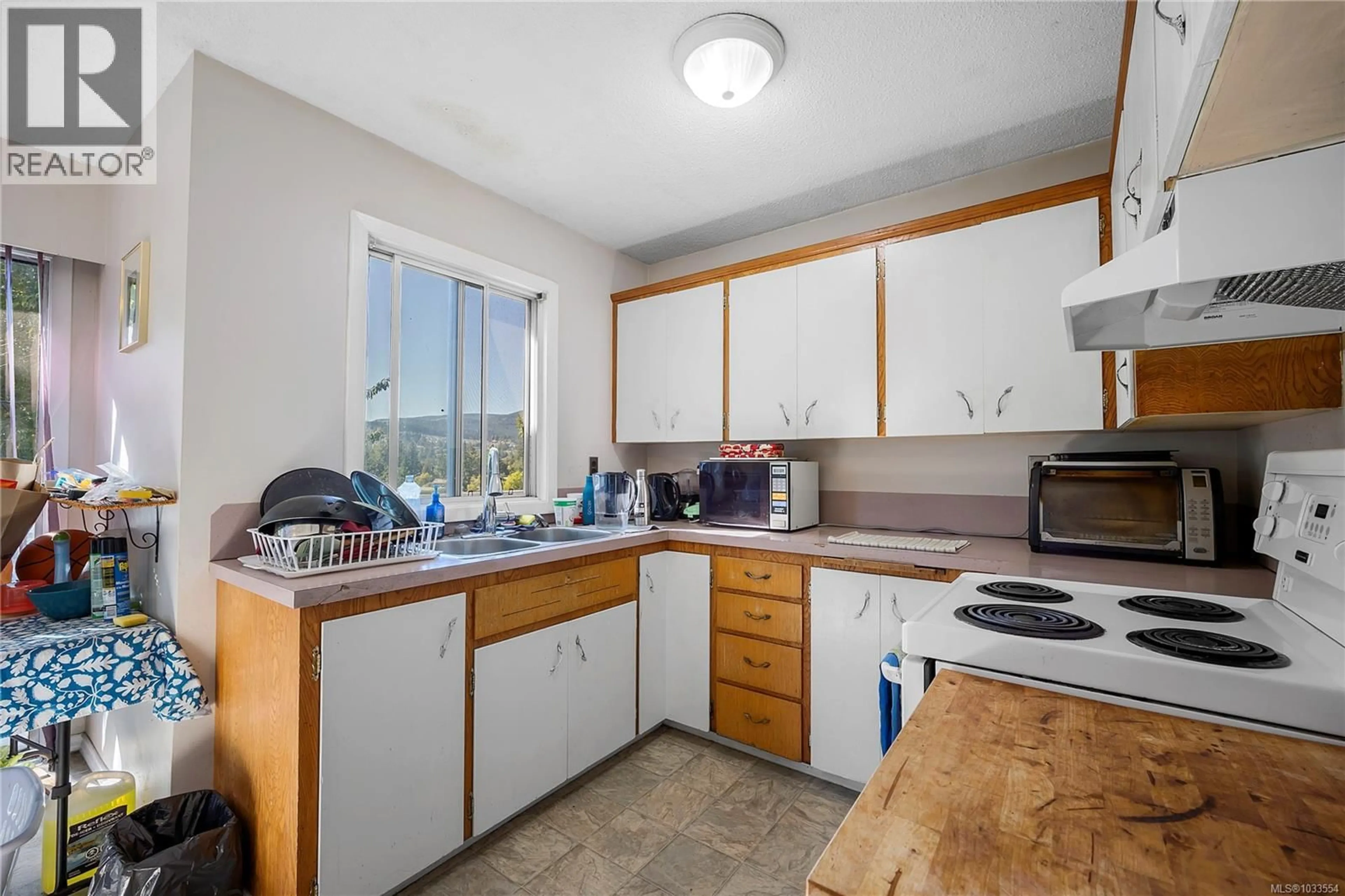Standard kitchen, unknown for 1575 TOWNSITE ROAD, Nanaimo British Columbia V9S1M9