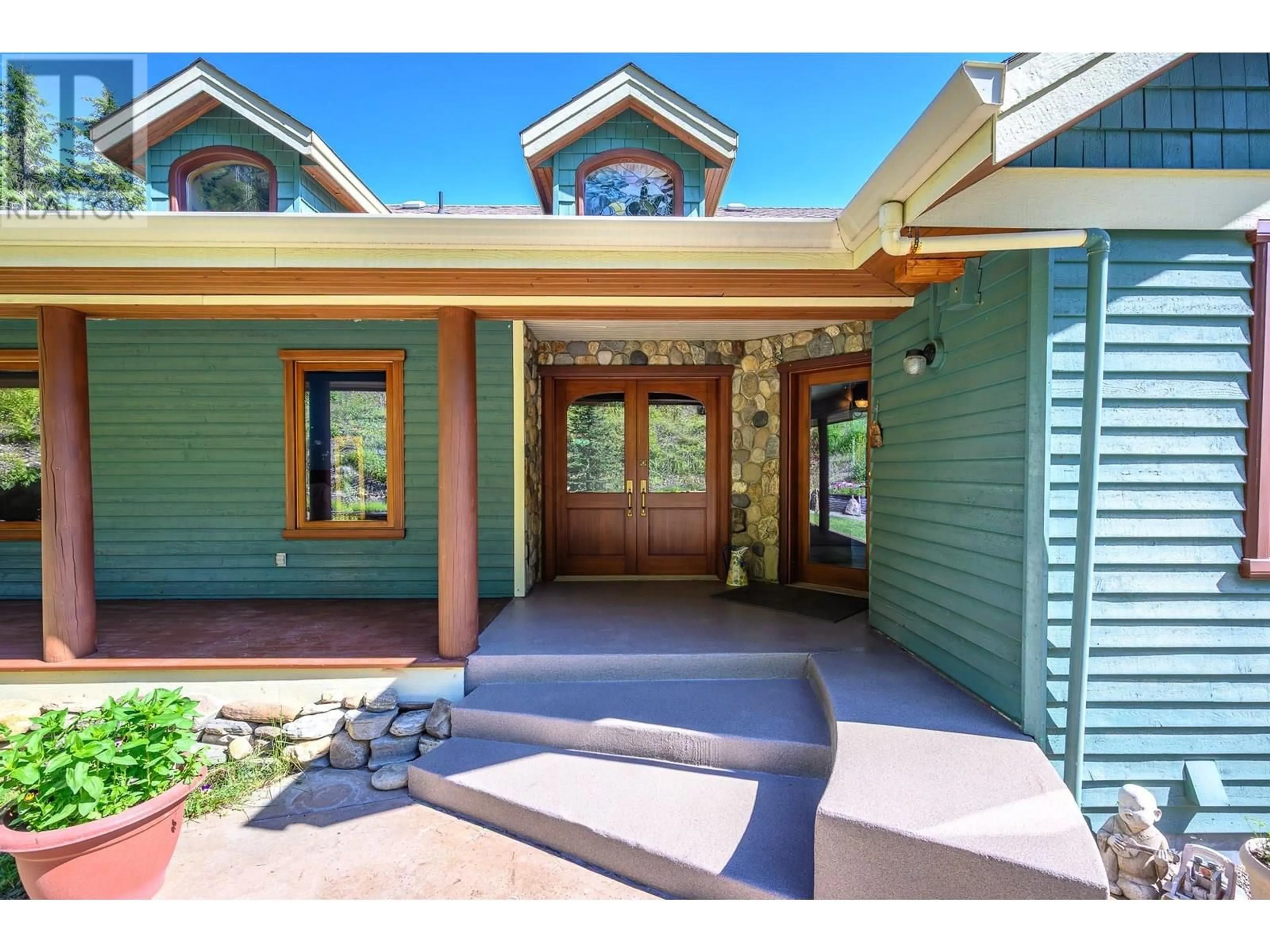 Indoor entryway for 10 HARRIS CREEK ROAD, Lumby British Columbia V0E2G1