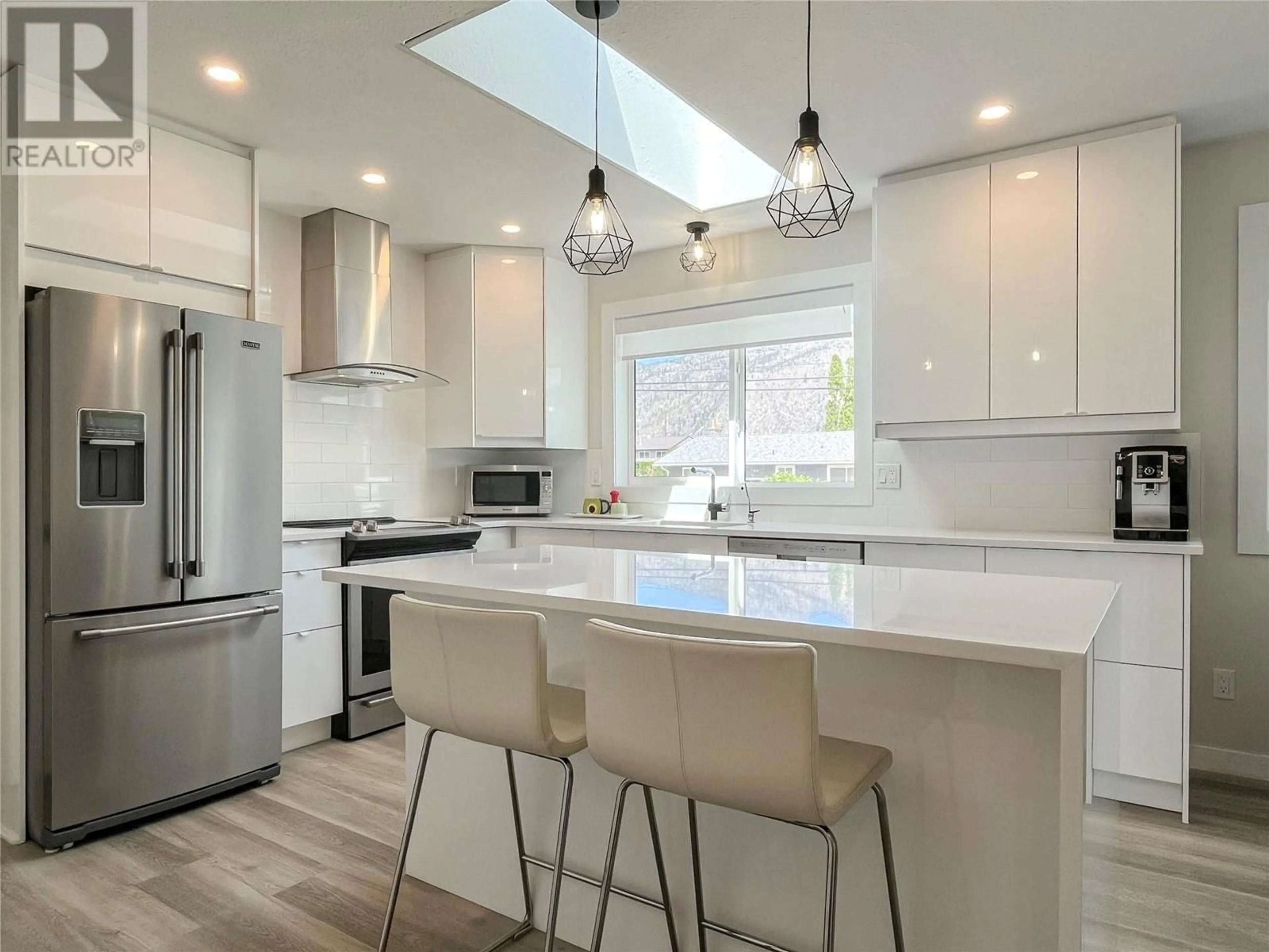 Contemporary kitchen, unknown for 8404 87TH STREET, Osoyoos British Columbia V0H1V2