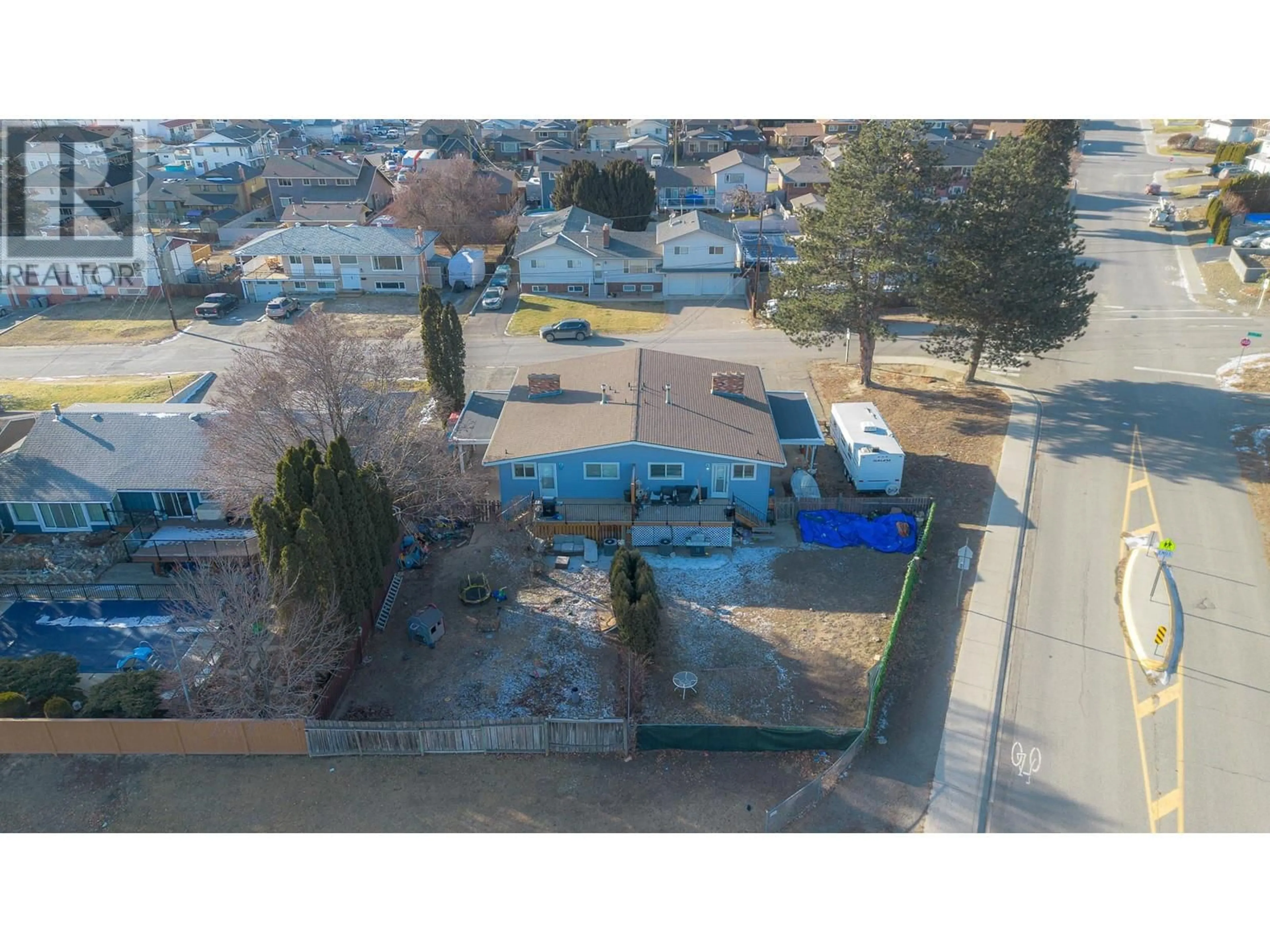 A pic from outside/outdoor area/front of a property/back of a property/a pic from drone, street for 997/999 OLLEK Street, Kamloops British Columbia V2B5A8