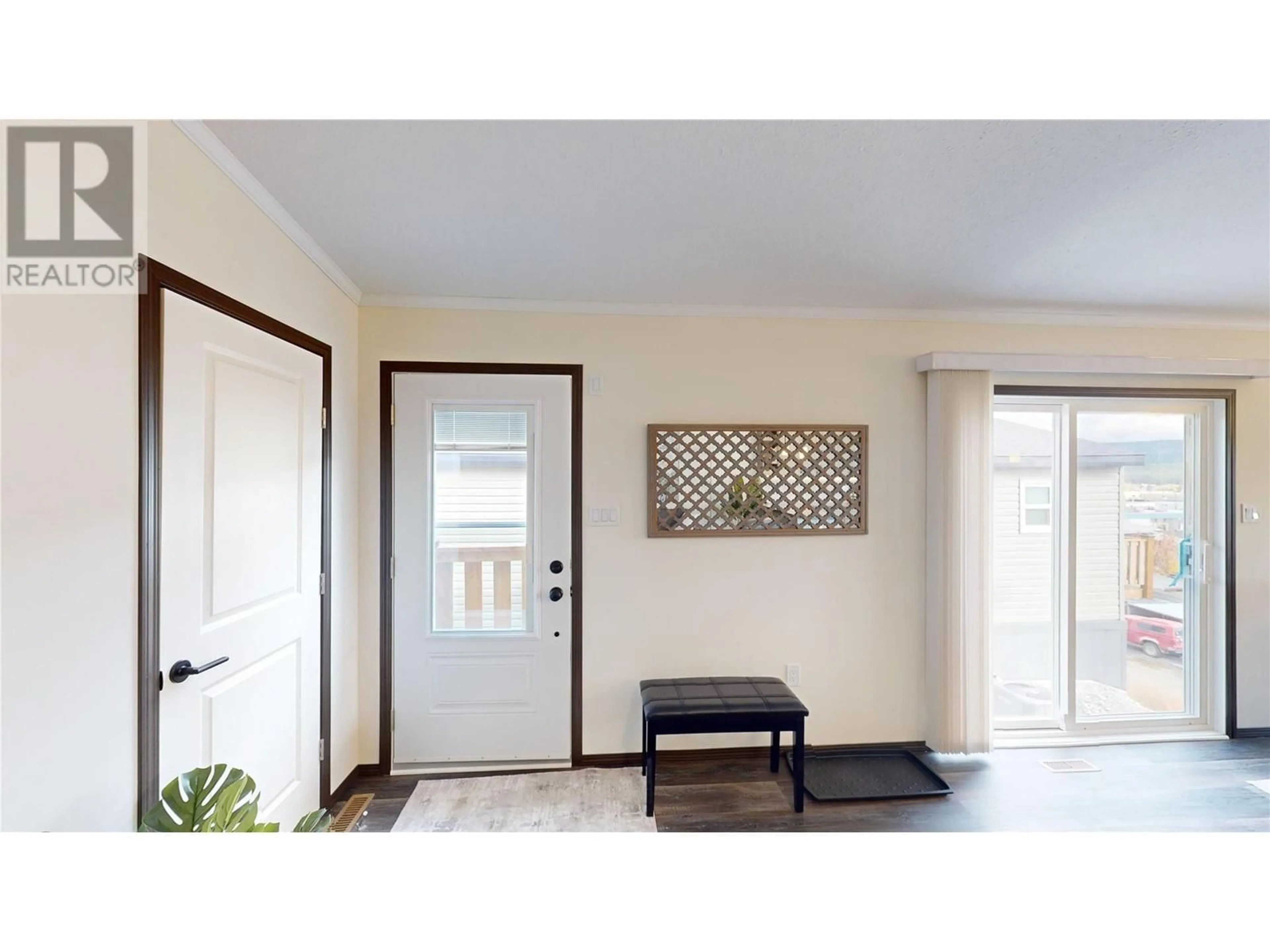 Indoor entryway for 517 PAGURUT  W AVENUE, Cranbrook British Columbia V1C0G5