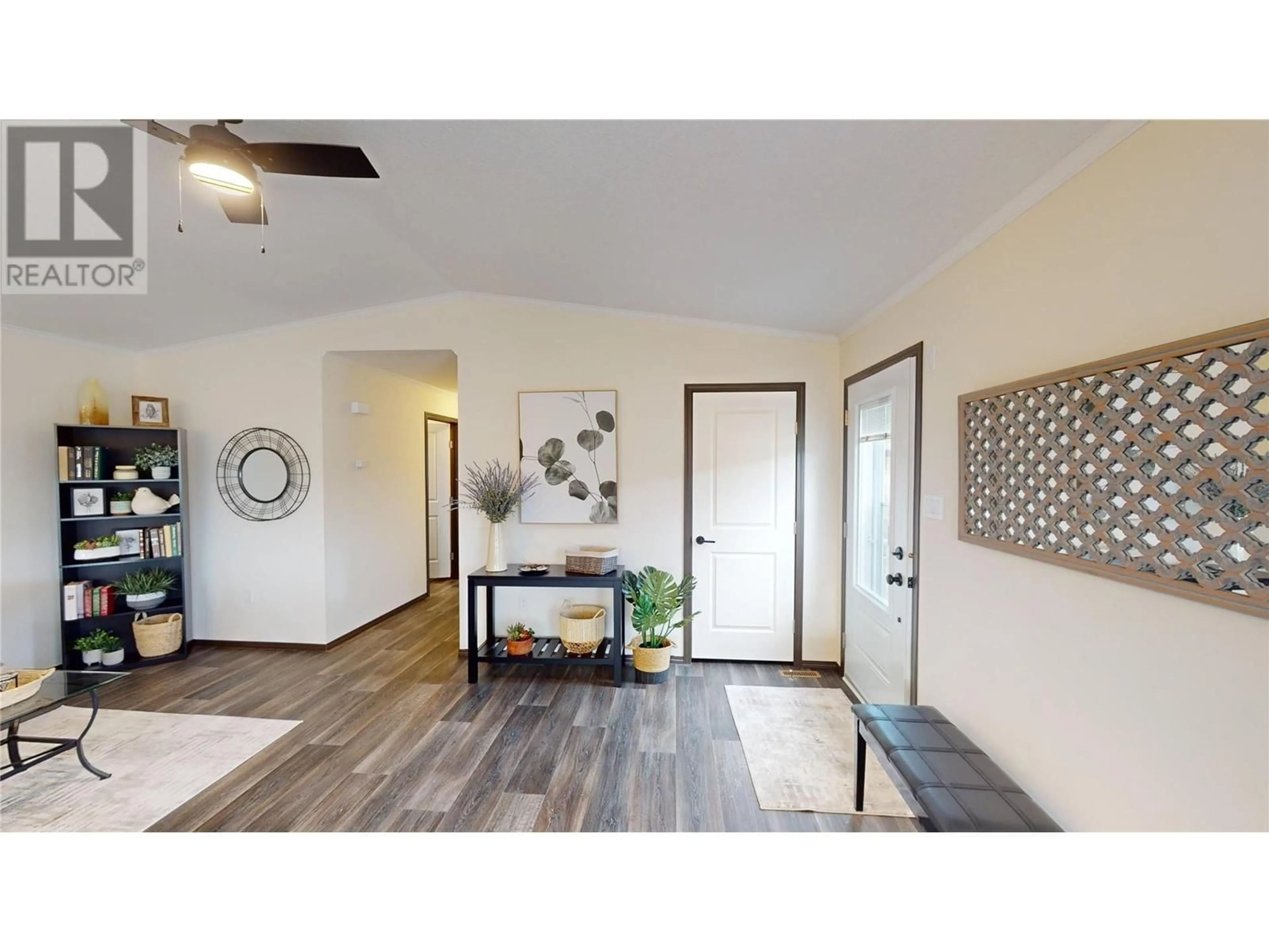 Indoor entryway for 517 PAGURUT  W AVENUE, Cranbrook British Columbia V1C0G5