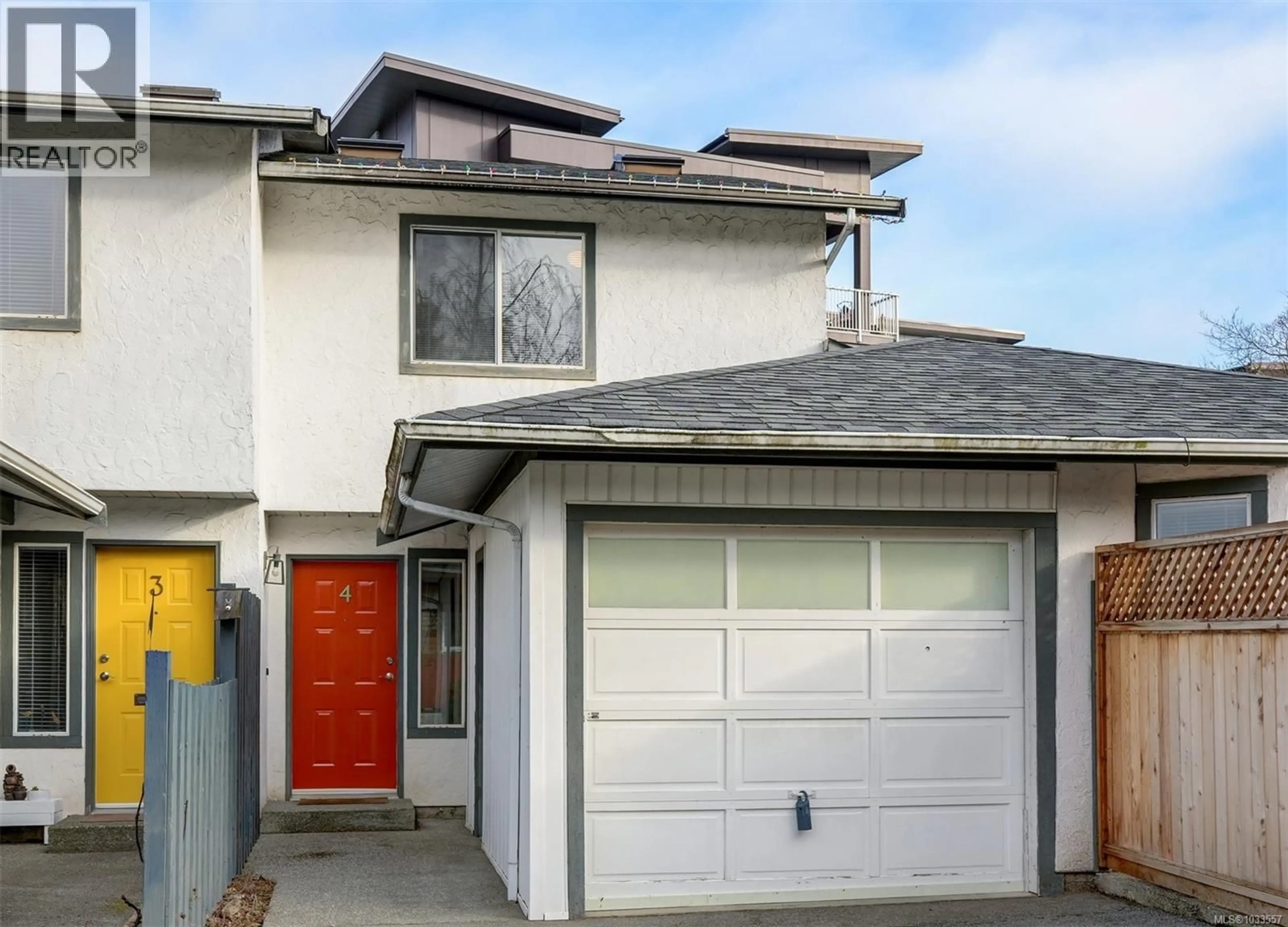 Home with vinyl exterior material, street for 4 - 9923 SEVENTH STREET, Sidney British Columbia V8L2V8