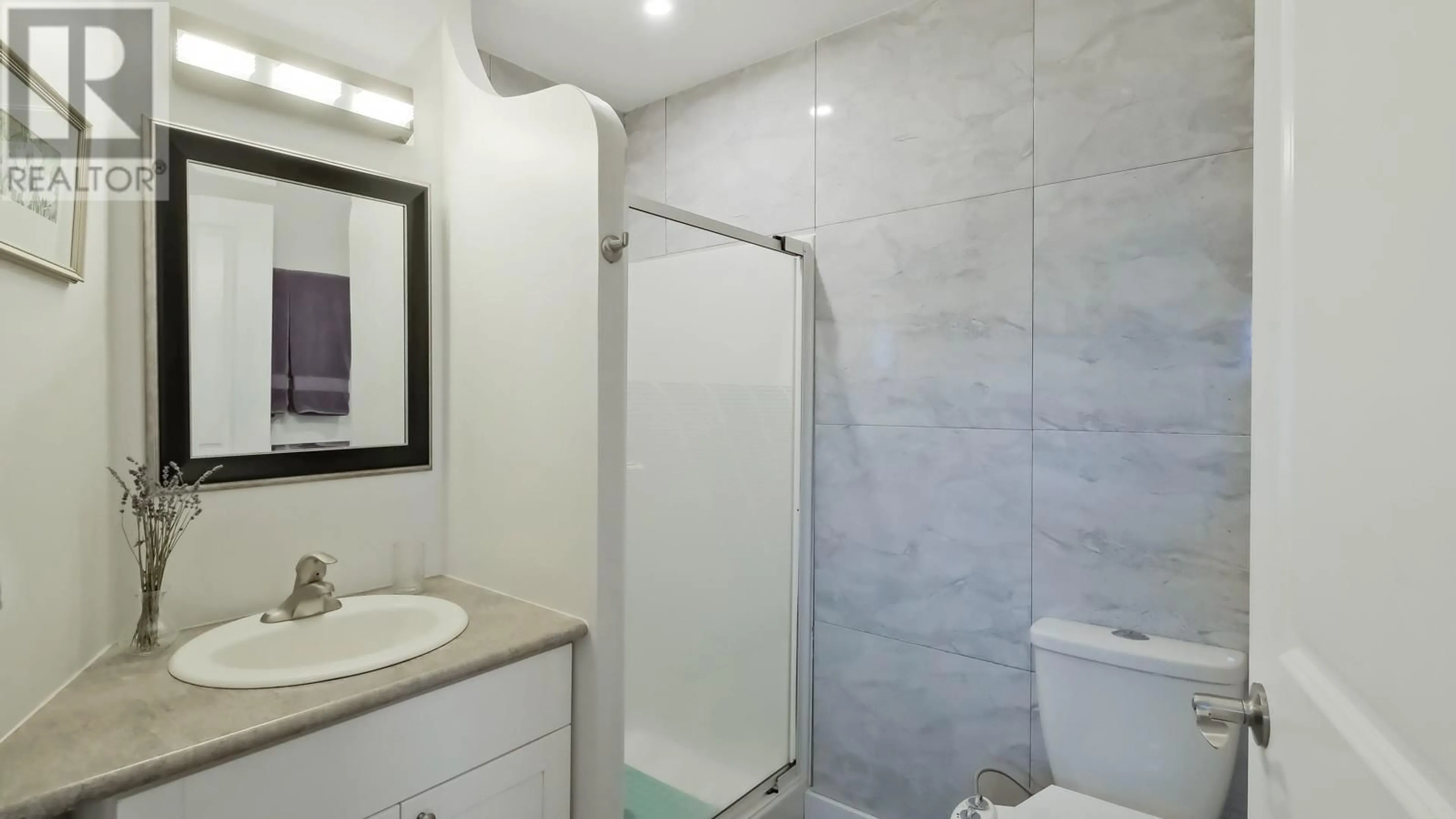 Standard bathroom, ceramic/tile floor for 1226 KENSINGTON STREET, Penticton British Columbia V2A4N4