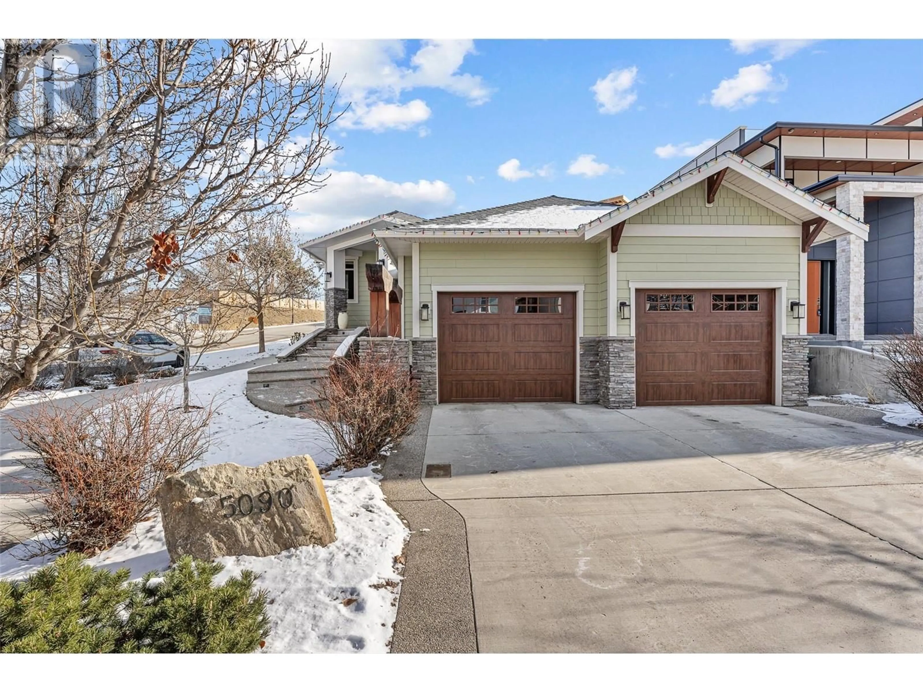 Indoor garage for 5090 TWINFLOWER CRESCENT, Kelowna British Columbia V1W5L8