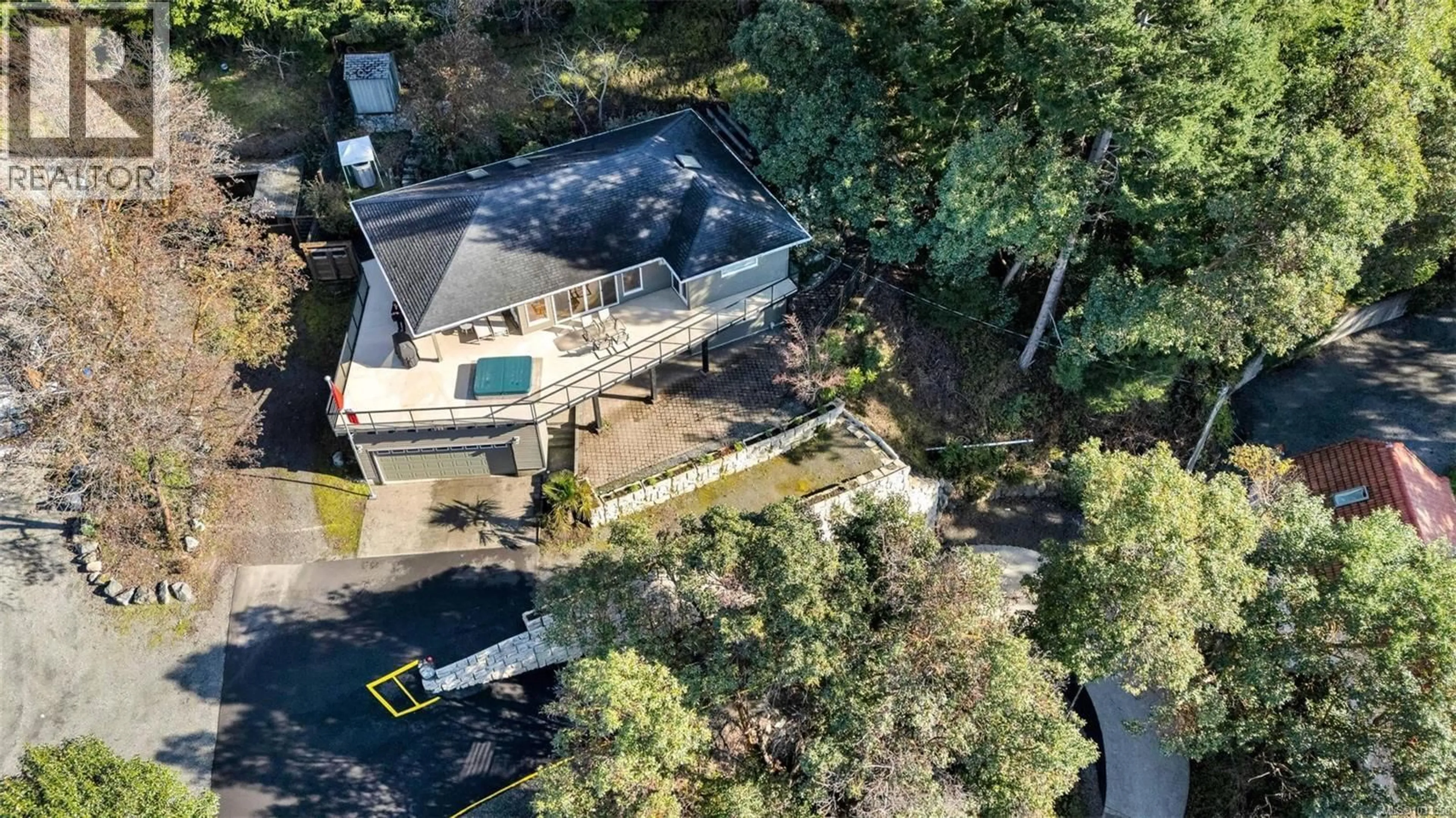 A pic from outside/outdoor area/front of a property/back of a property/a pic from drone, street for 1158 KATHLEEN DRIVE, Duncan British Columbia V9L5S4