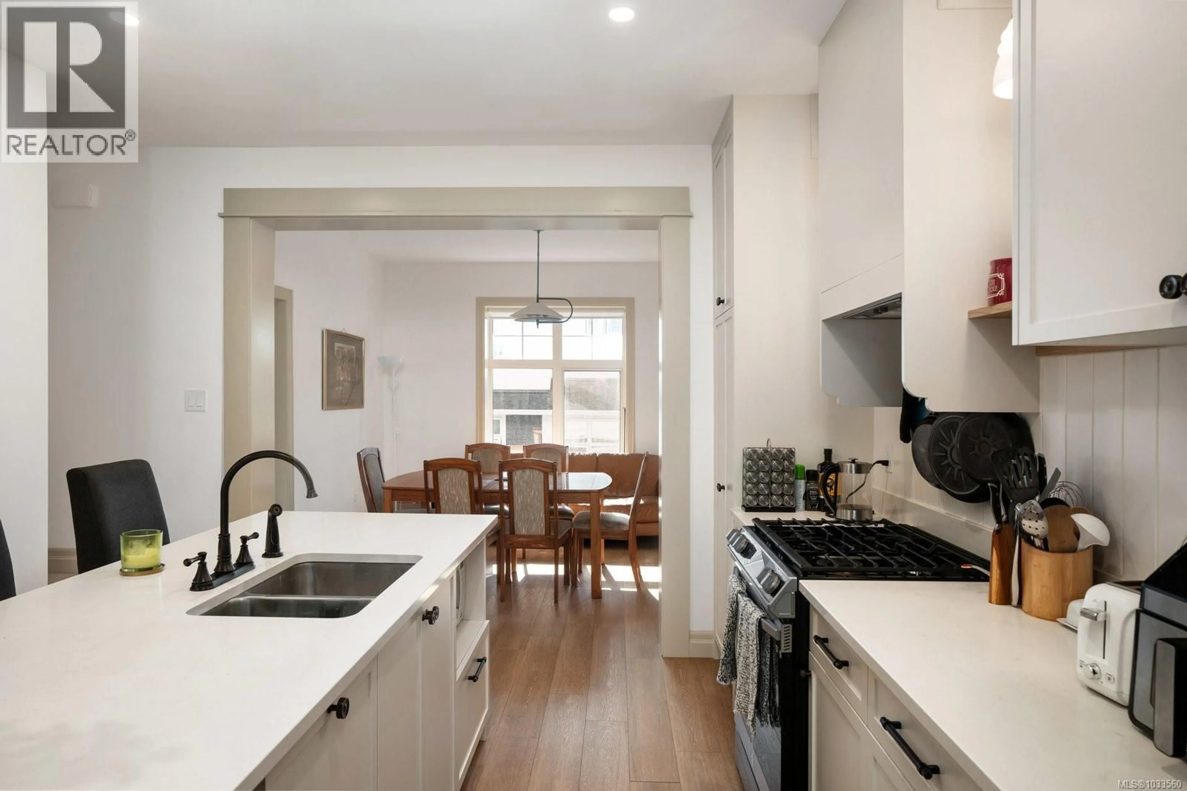 Open concept kitchen, unknown for 3 - 3092 WASHINGTON AVENUE, Victoria British Columbia V9A0J5