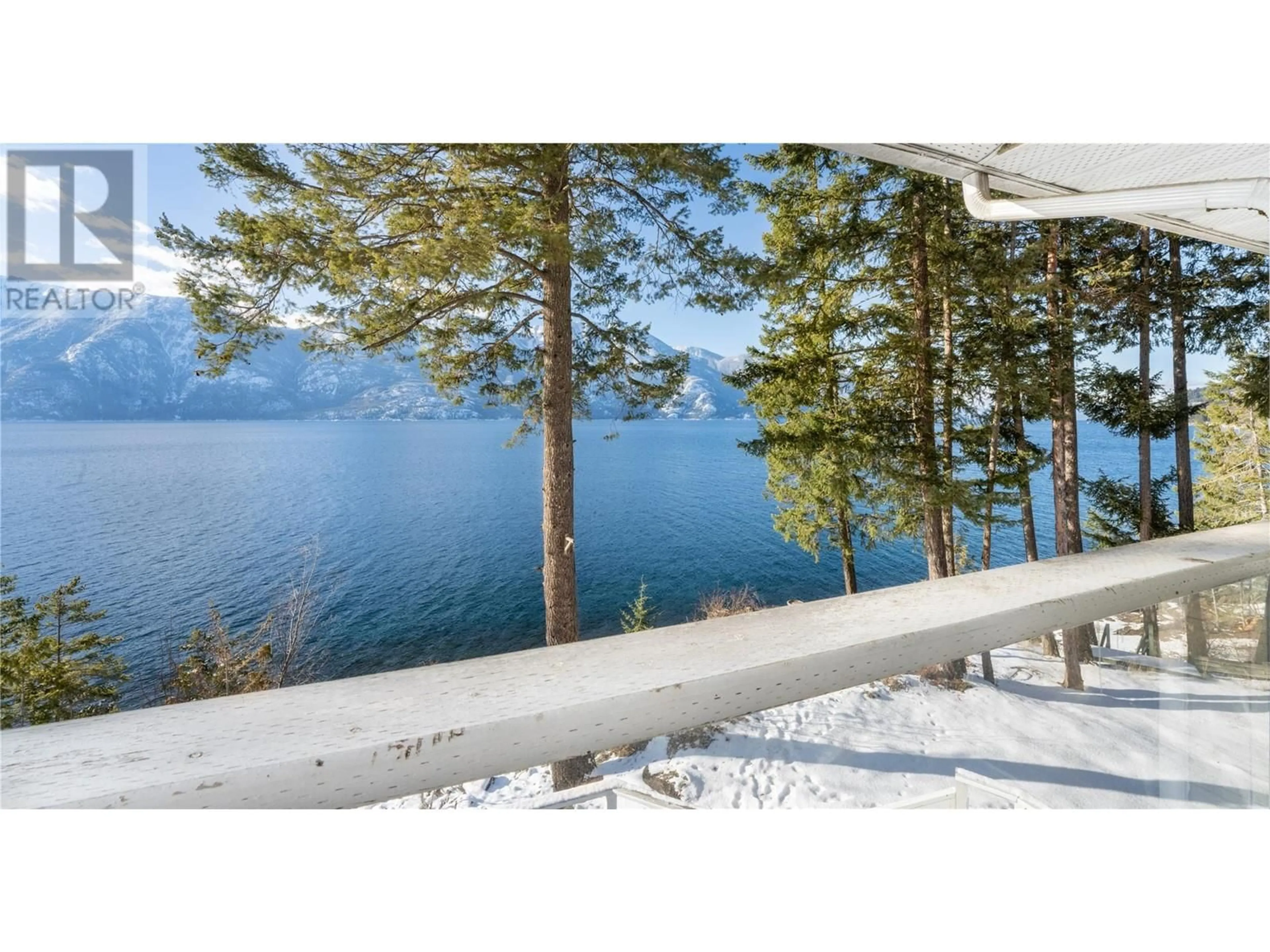 Patio, water/lake/river/ocean view for 12531 Lewis Bay, Boswell British Columbia V0B1A4