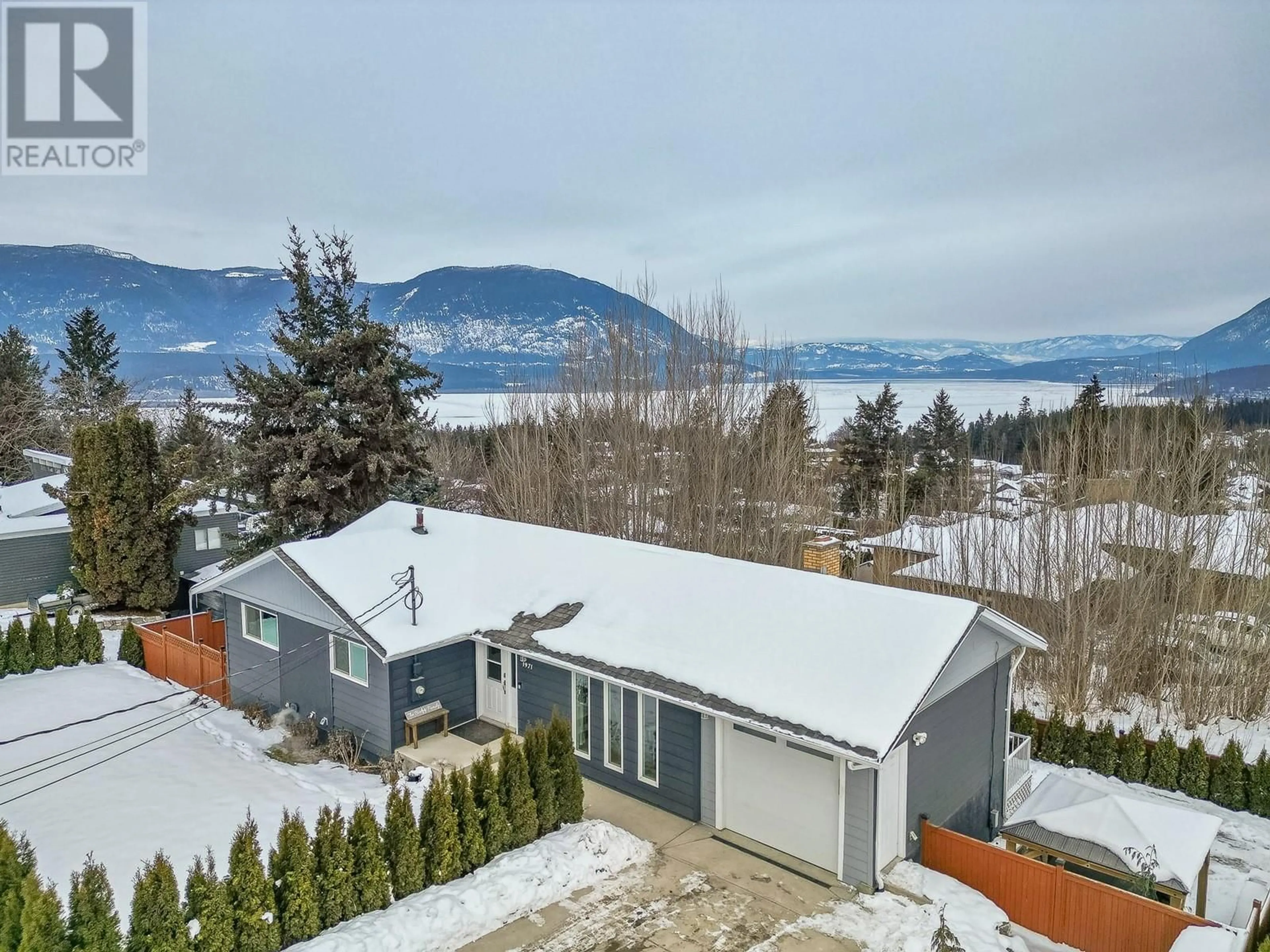 A pic from outside/outdoor area/front of a property/back of a property/a pic from drone, unknown for 1971 3 Avenue SE, Salmon Arm British Columbia V1E1V2