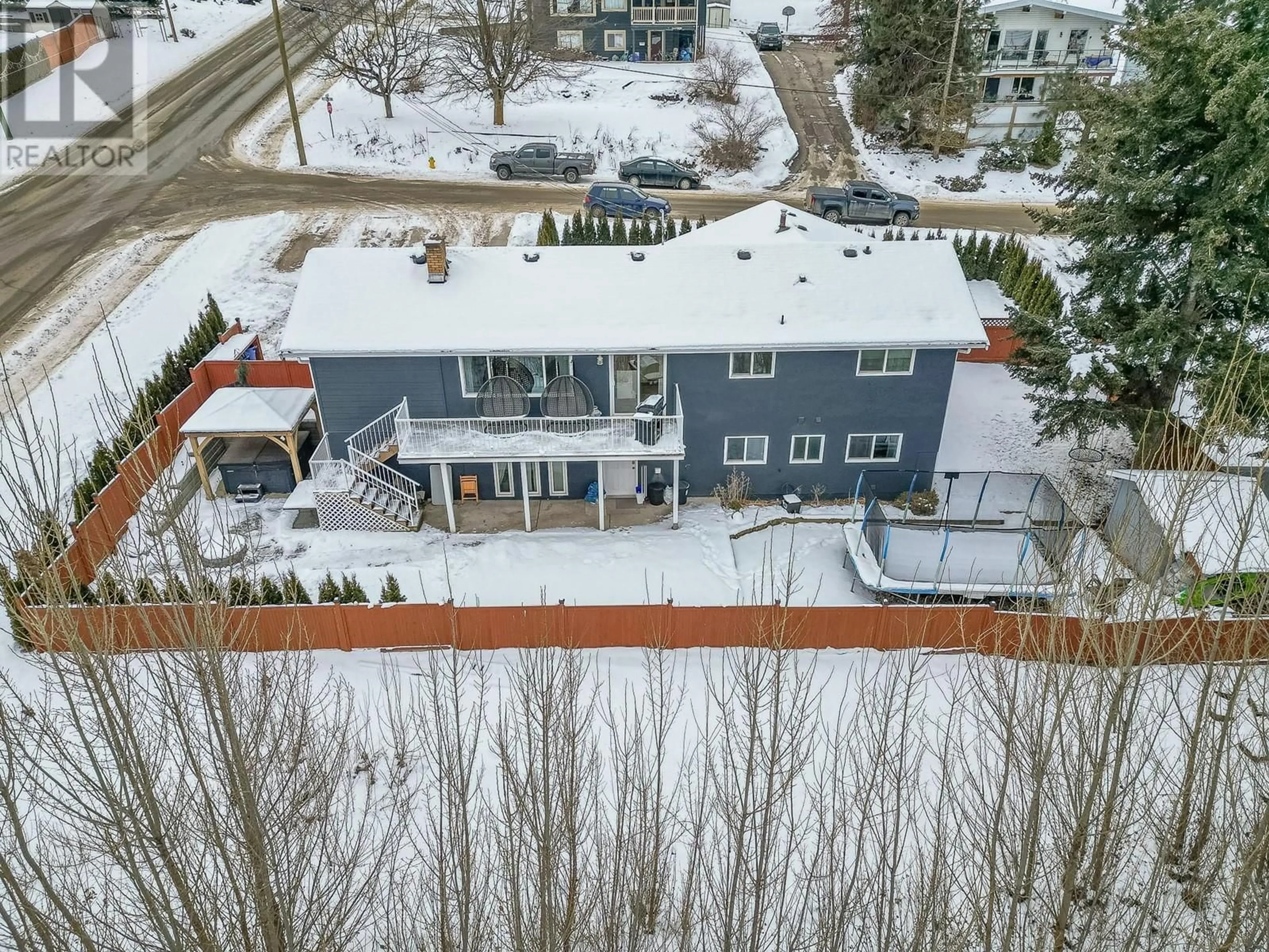 A pic from outside/outdoor area/front of a property/back of a property/a pic from drone, unknown for 1971 3 Avenue SE, Salmon Arm British Columbia V1E1V2