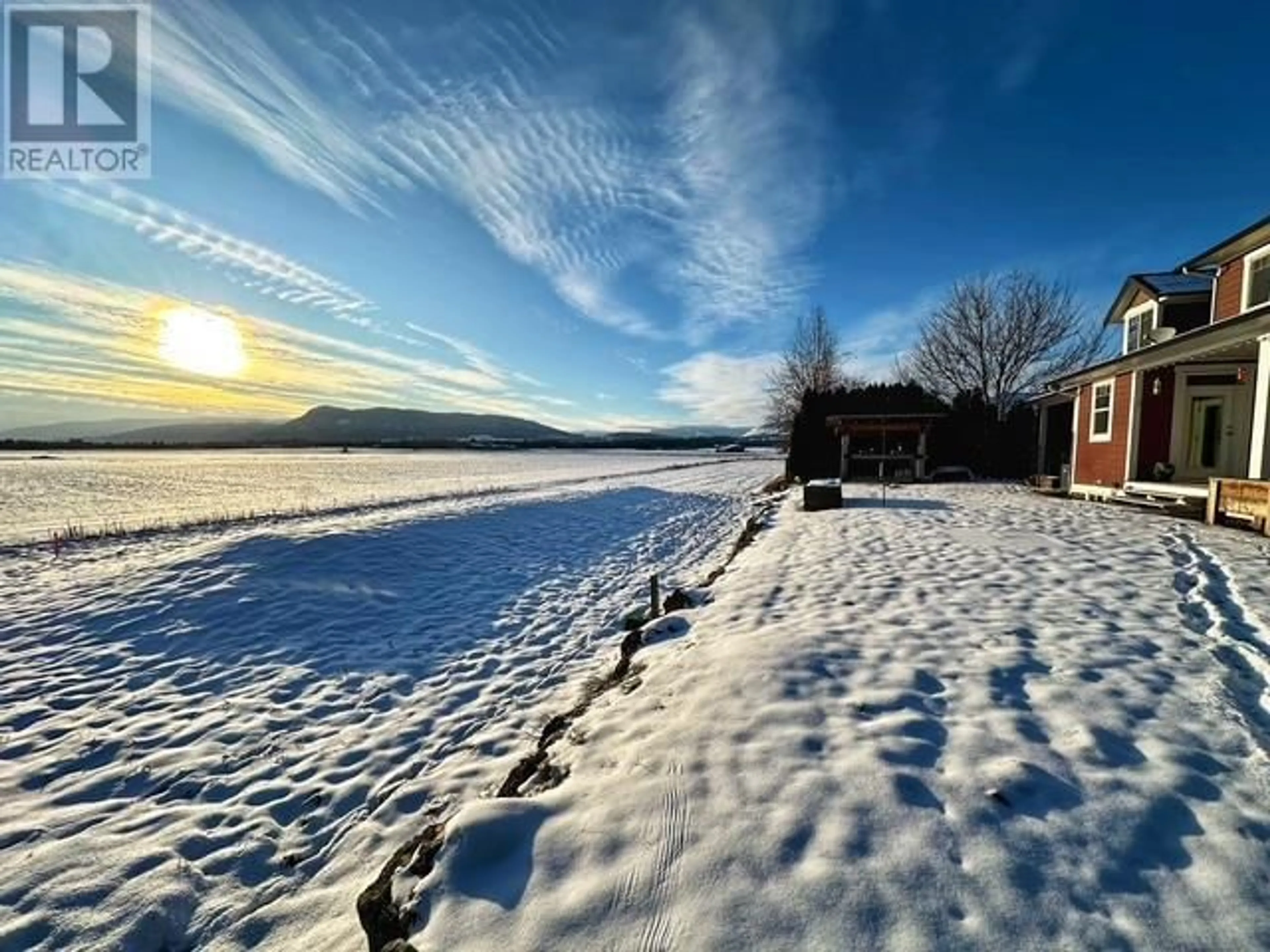 A pic from outside/outdoor area/front of a property/back of a property/a pic from drone, water/lake/river/ocean view for 4537 Lansdowne Road, Armstrong British Columbia V0E1B8