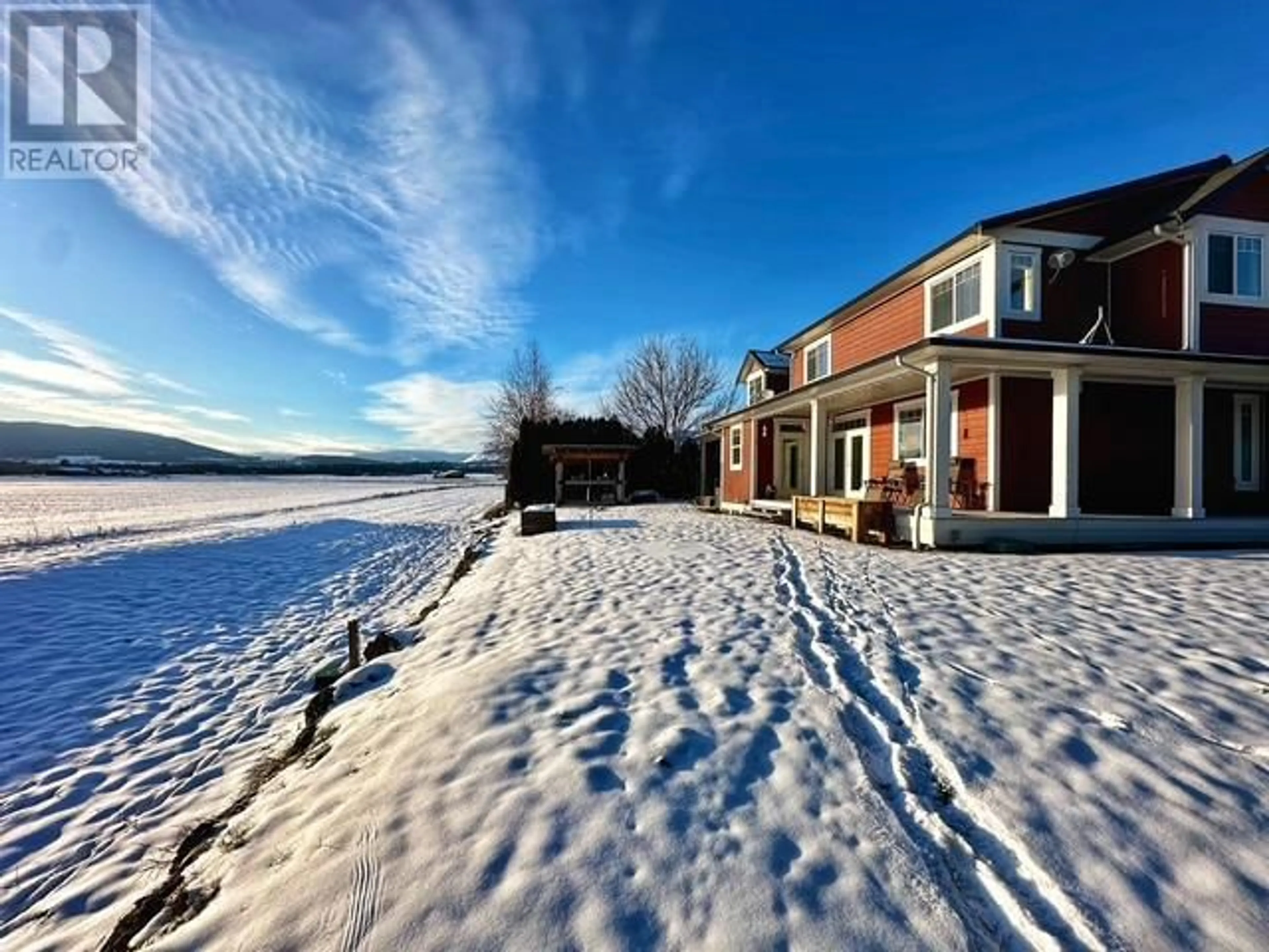 A pic from outside/outdoor area/front of a property/back of a property/a pic from drone, water/lake/river/ocean view for 4537 Lansdowne Road, Armstrong British Columbia V0E1B8