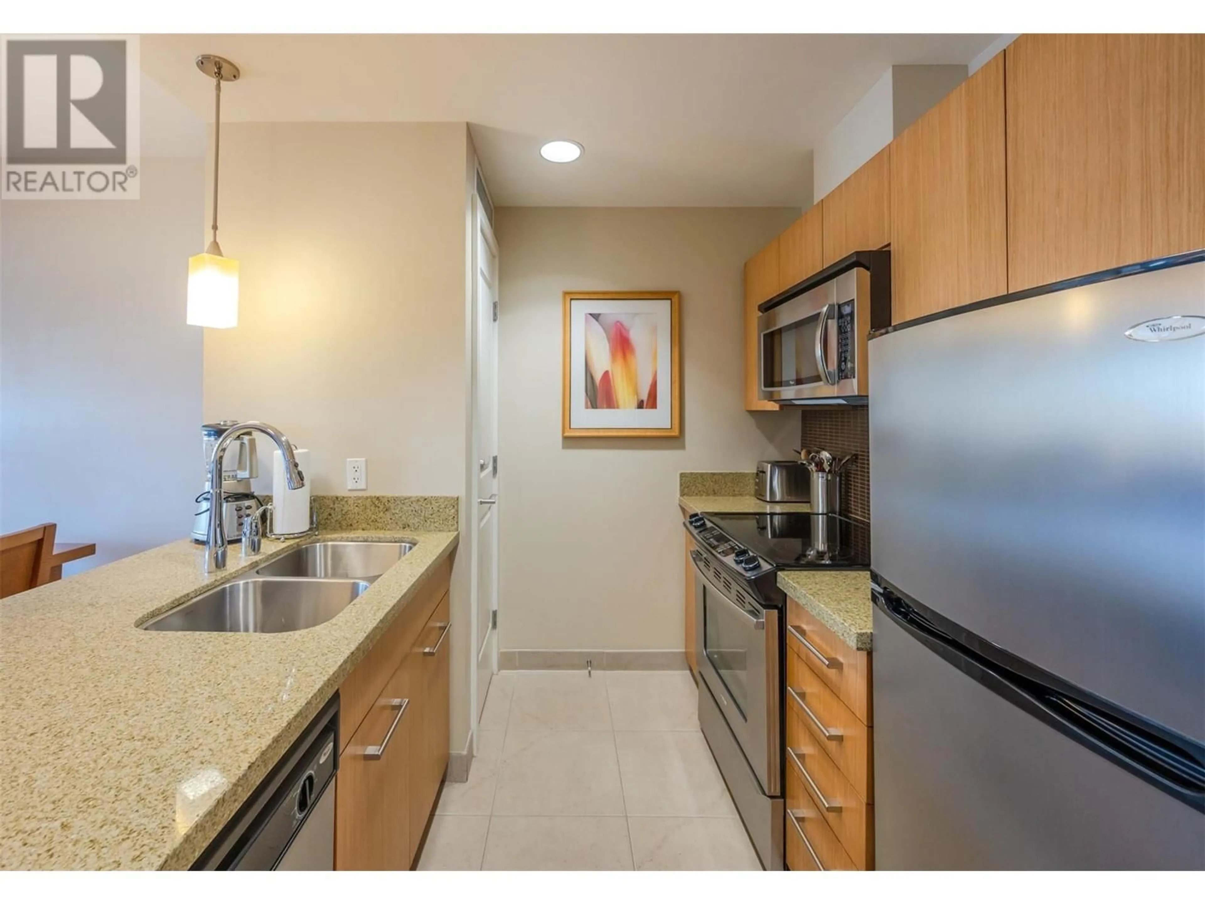 Standard kitchen, ceramic/tile floor for 312 - 15 PARK PLACE, Osoyoos British Columbia V0H1V0