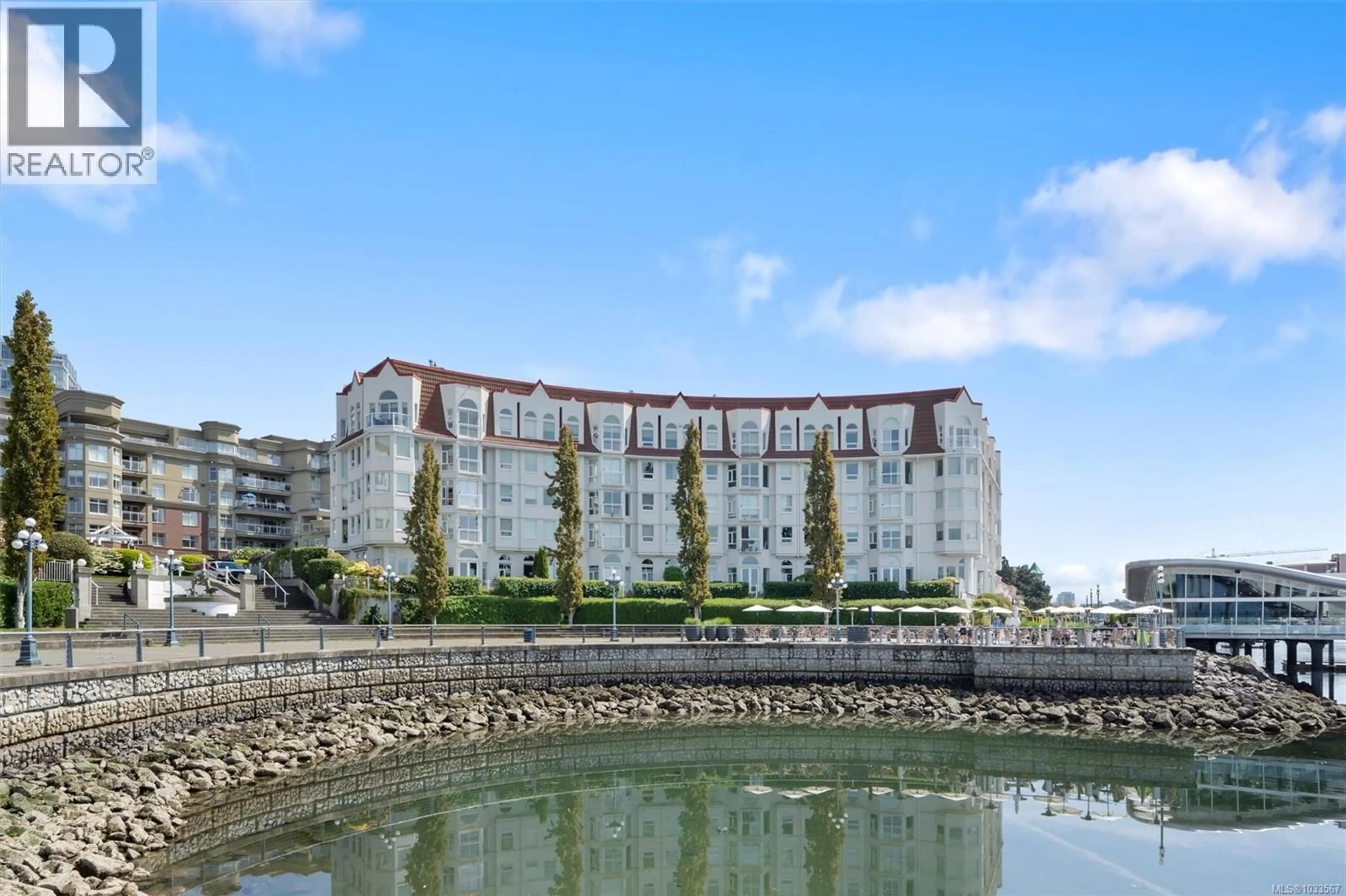 Pool for 318 - 10 PAUL KANE PLACE, Victoria British Columbia V9A7J8
