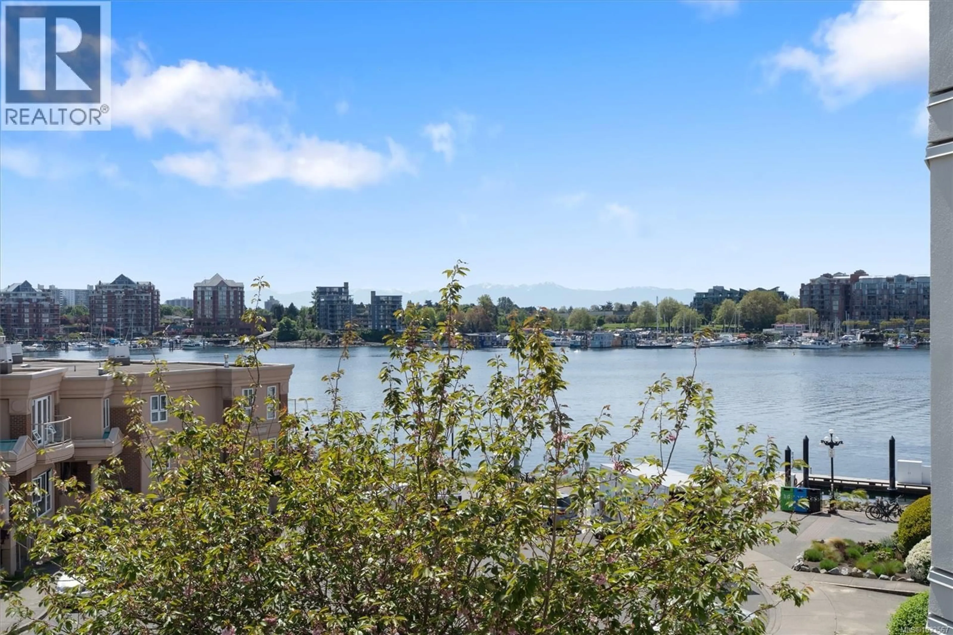 Patio, water/lake/river/ocean view for 318 - 10 PAUL KANE PLACE, Victoria British Columbia V9A7J8
