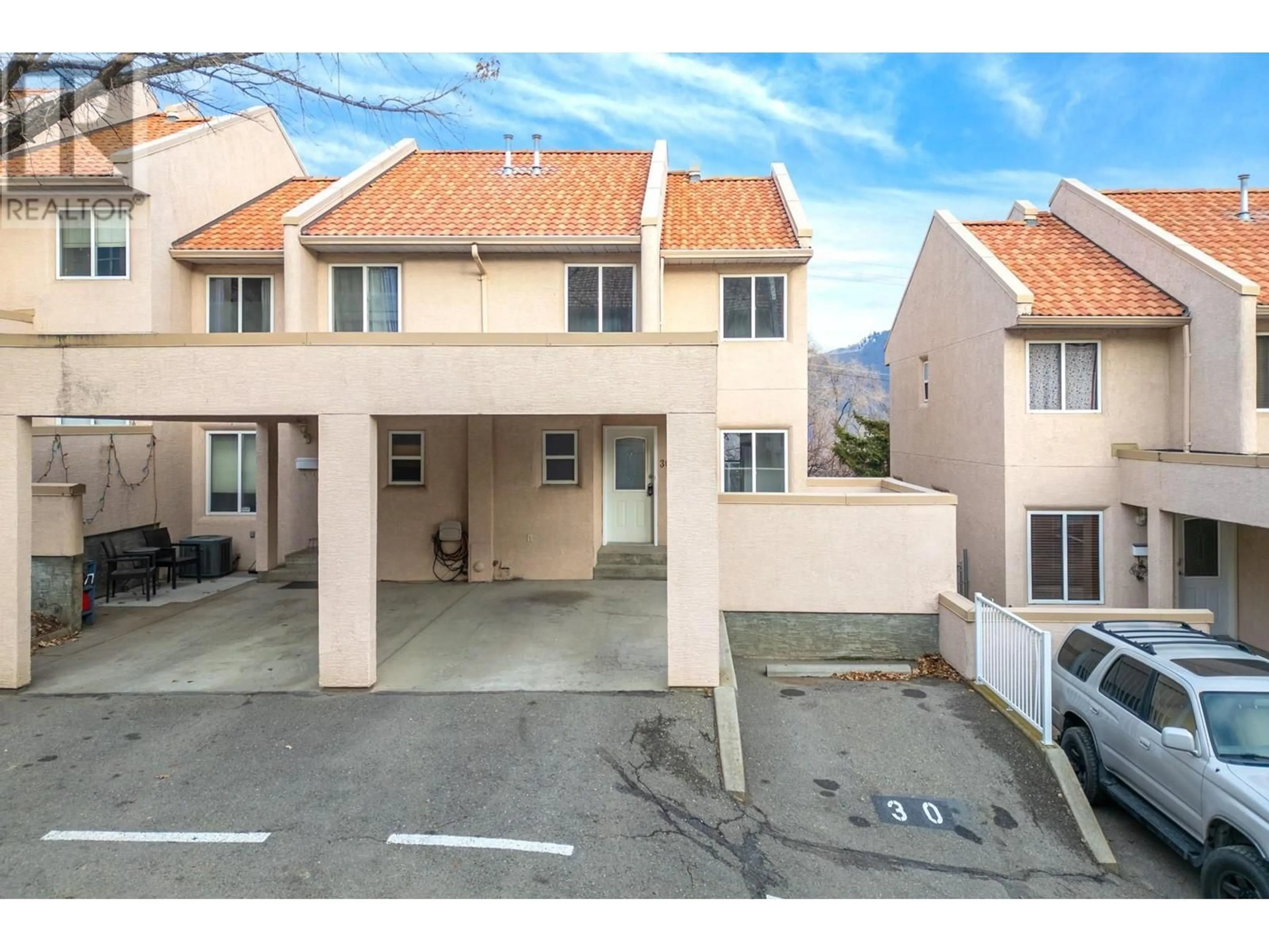 A pic from outside/outdoor area/front of a property/back of a property/a pic from drone, street for 383 Columbia St W Street Unit# 30, Kamloops British Columbia V2C1K5