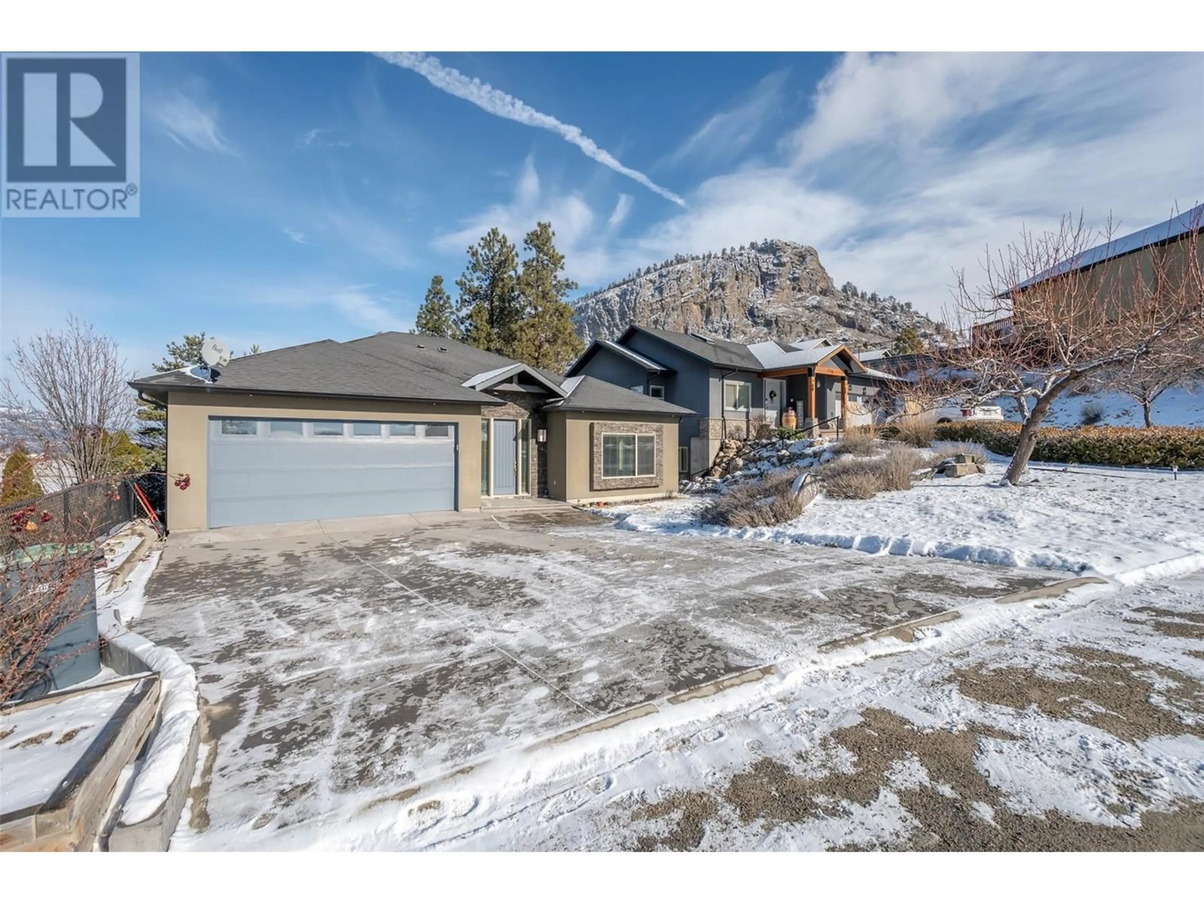 A pic from outside/outdoor area/front of a property/back of a property/a pic from drone, mountain view for 192 Nicola Place, Summerland British Columbia V0H1Z2