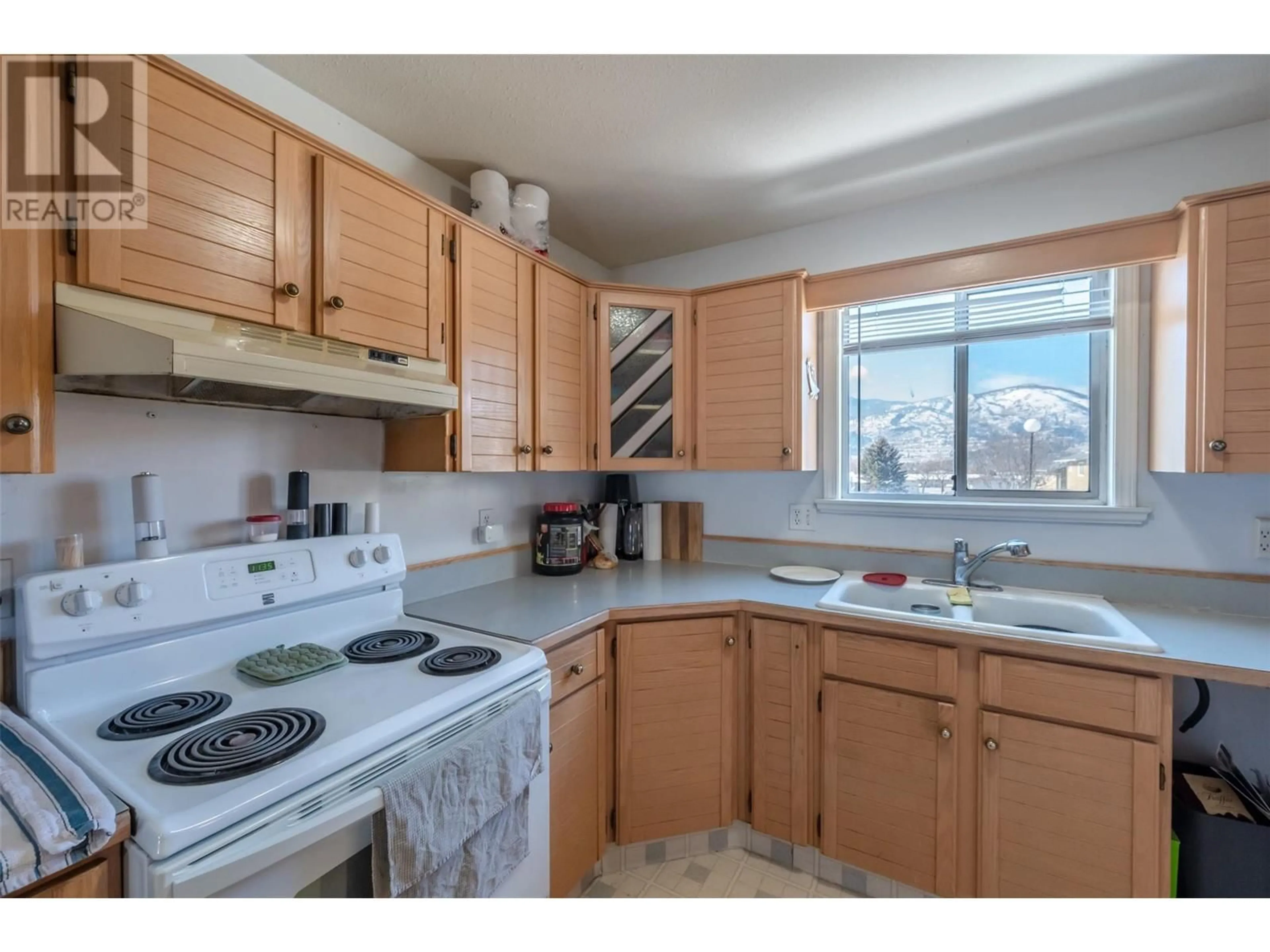 Standard kitchen, unknown for 115 - 3030 SOUTH MAIN STREET, Penticton British Columbia V2A5J6
