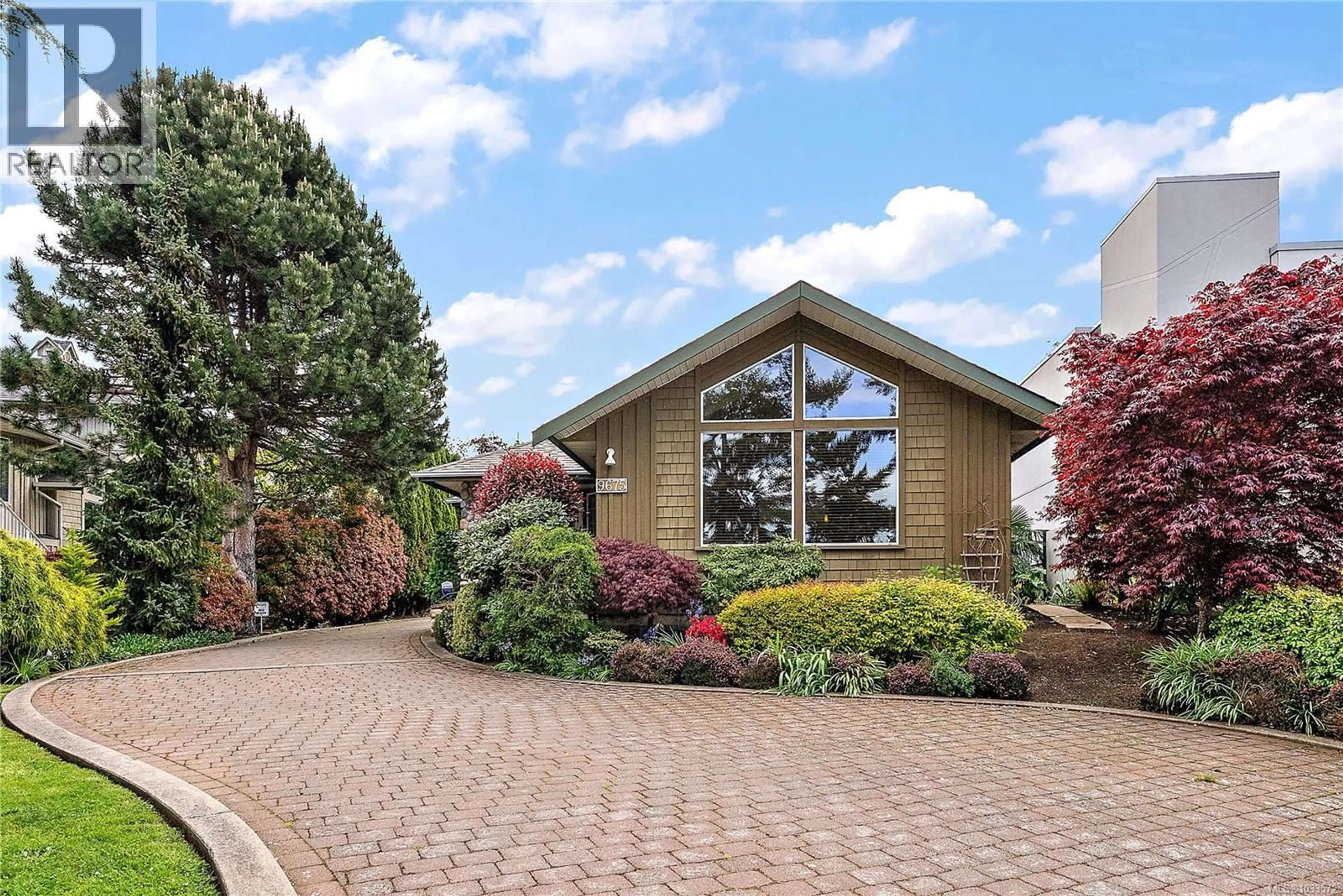 Unknown for 1 - 9675 FIRST STREET, Sidney British Columbia V8L3C8