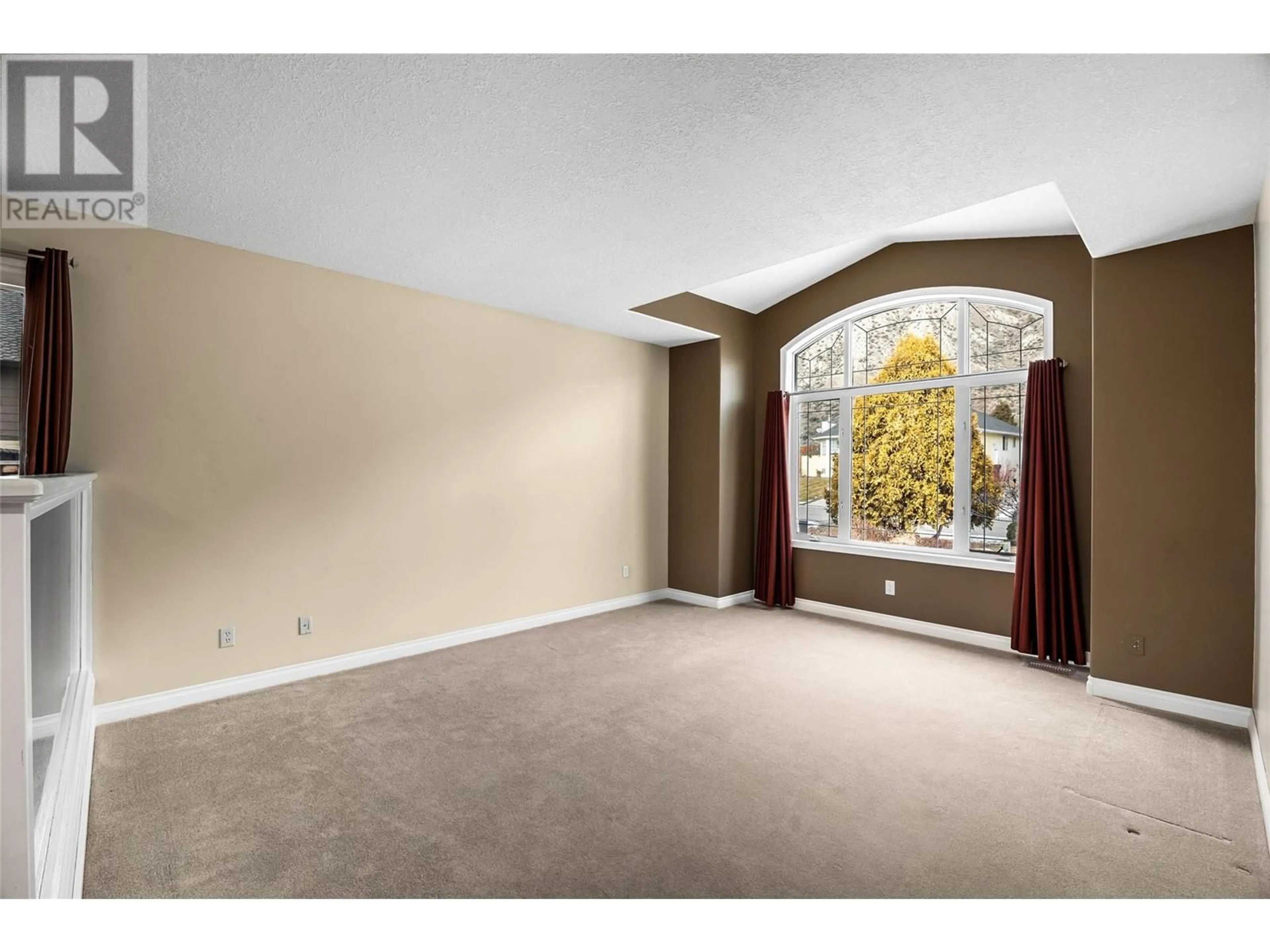 A pic of a room for 3568 Navatanee Drive, Kamloops British Columbia V2H1T7