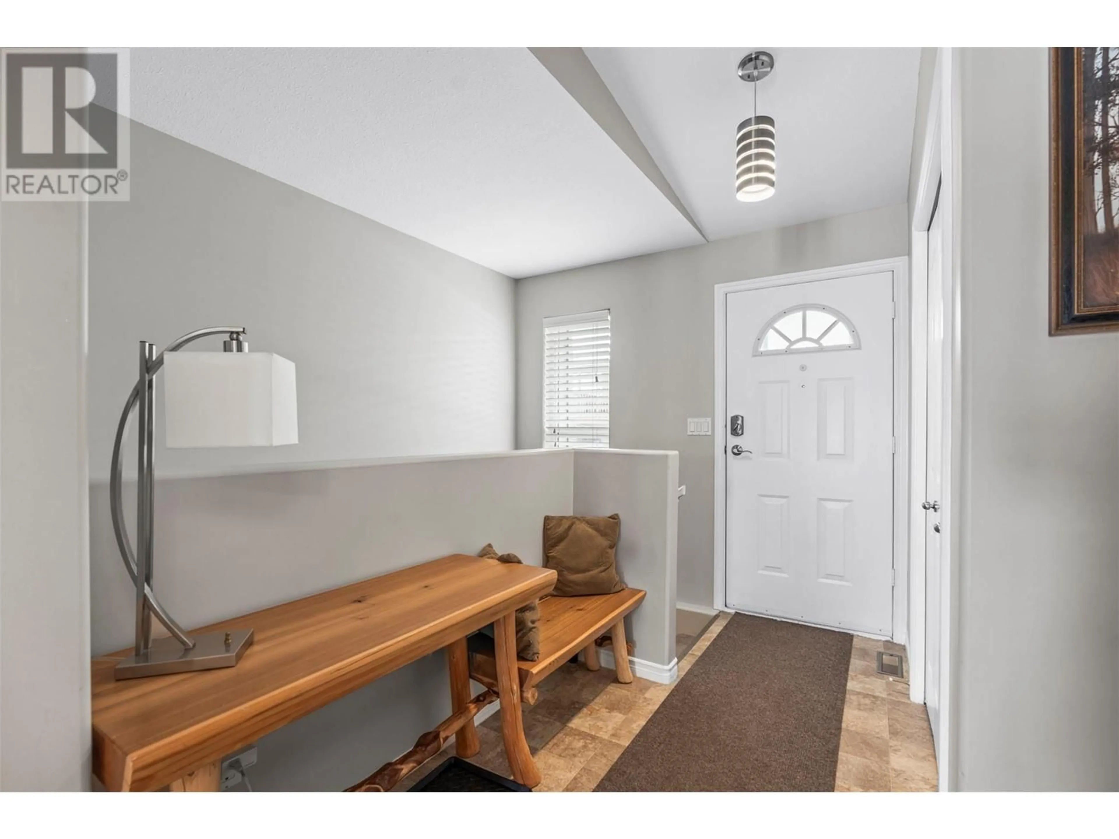 Indoor entryway for 4700 Bella Vista Road Unit# 3, Vernon British Columbia V1T2N4