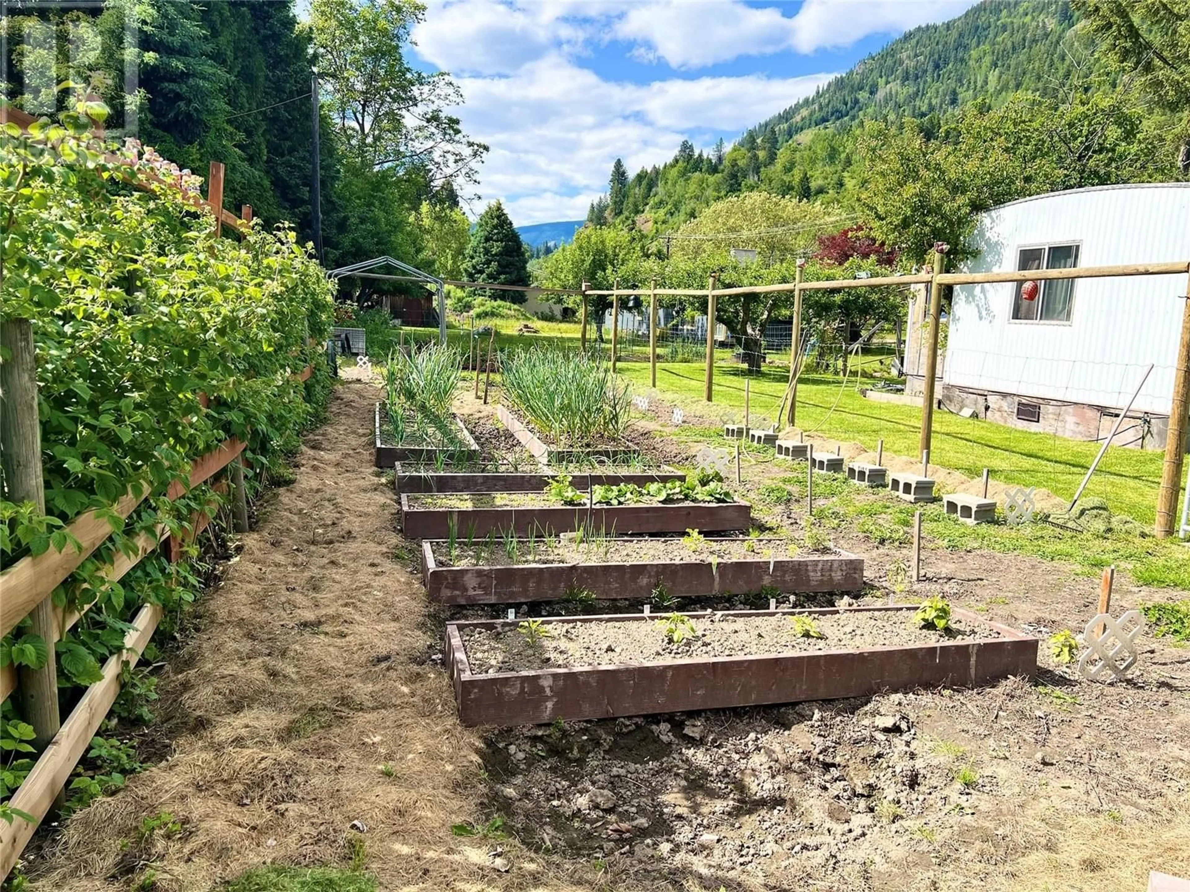 Patio, unknown for 1916 Brilliant Road, Castlegar British Columbia V1N4K2