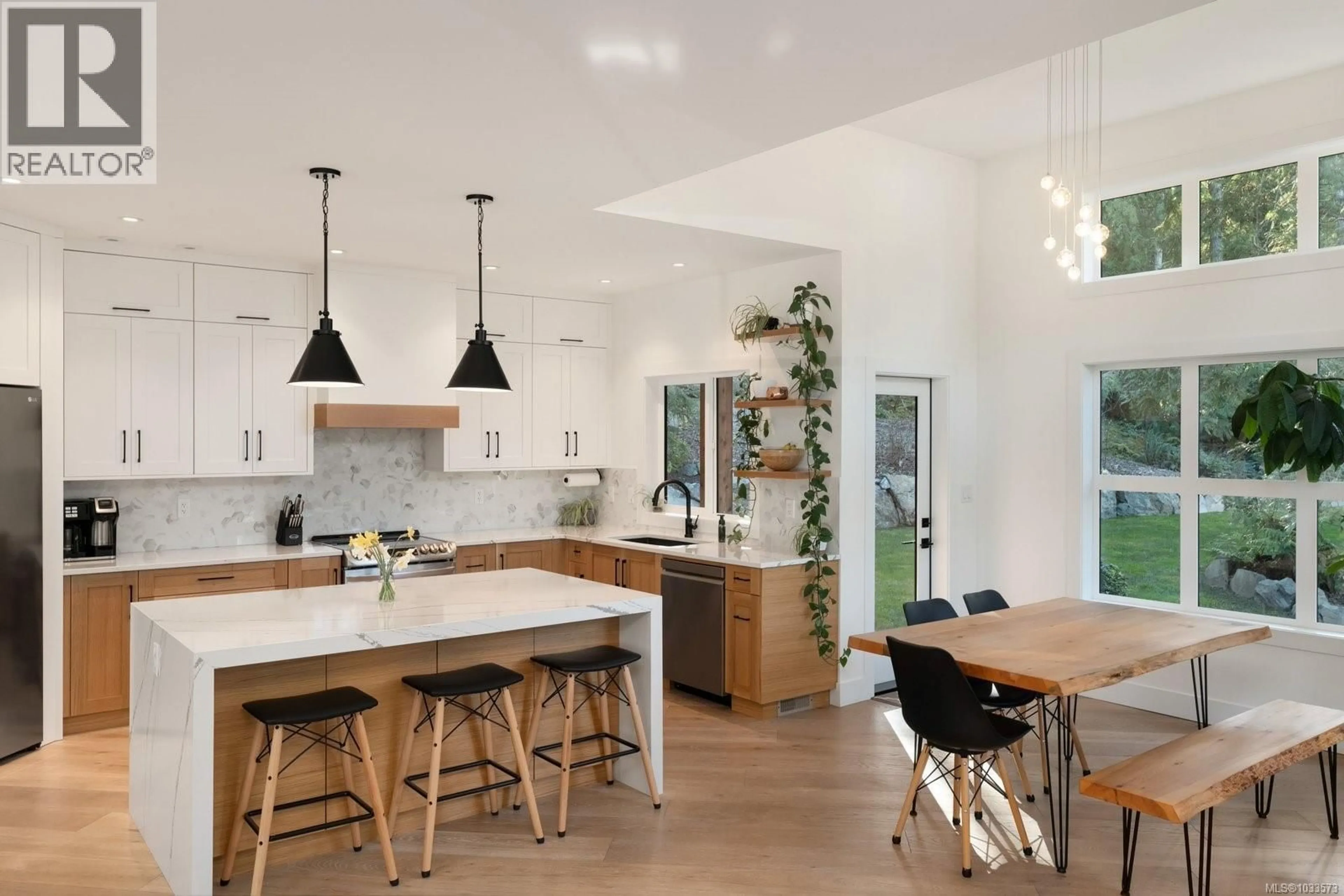 Open concept kitchen, unknown for 1535 EAGLE WAY, North Saanich British Columbia V8L5S3