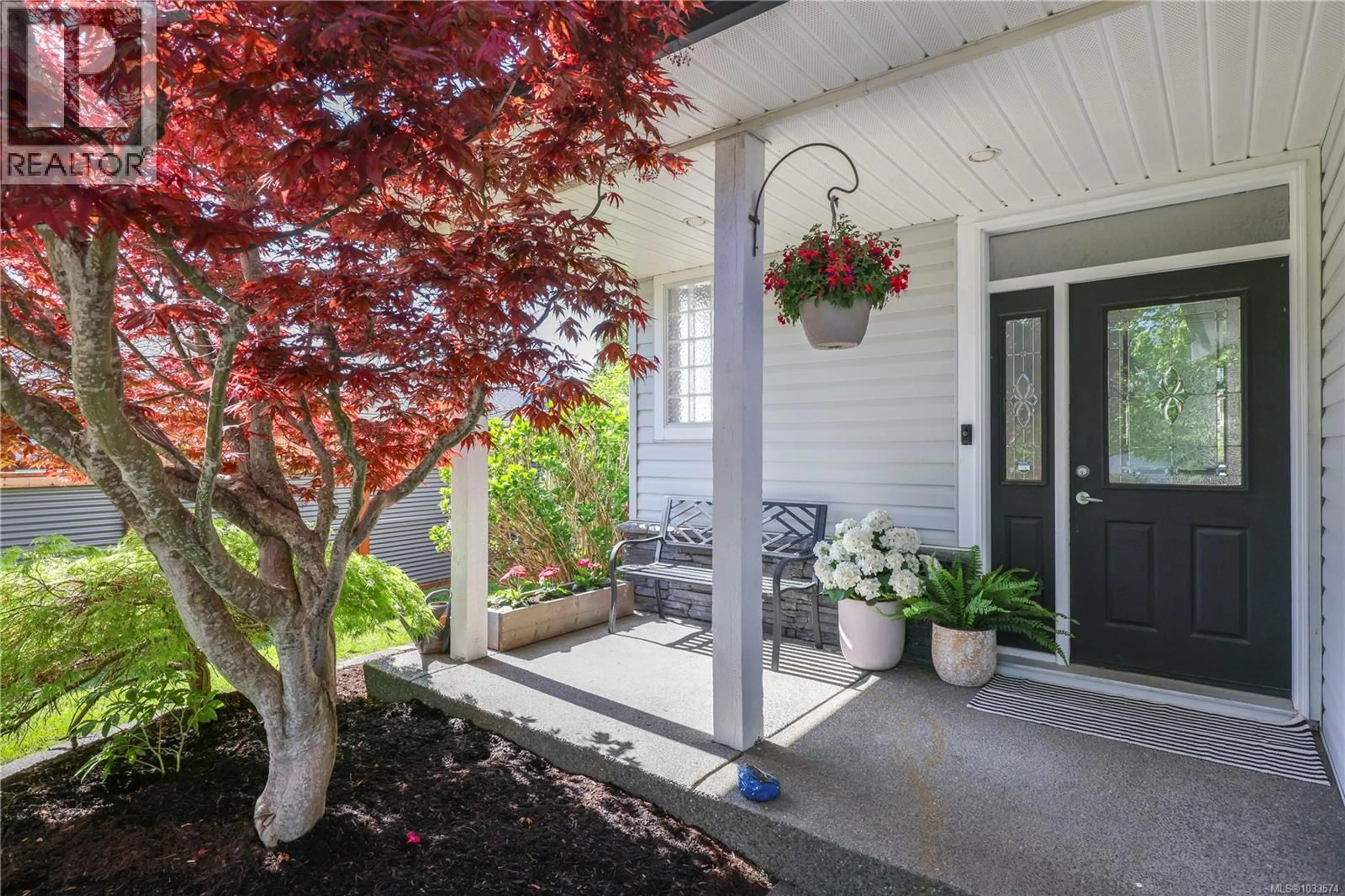 Patio, street for 2461 STIRLING CRESCENT, Courtenay British Columbia V9N1Y2