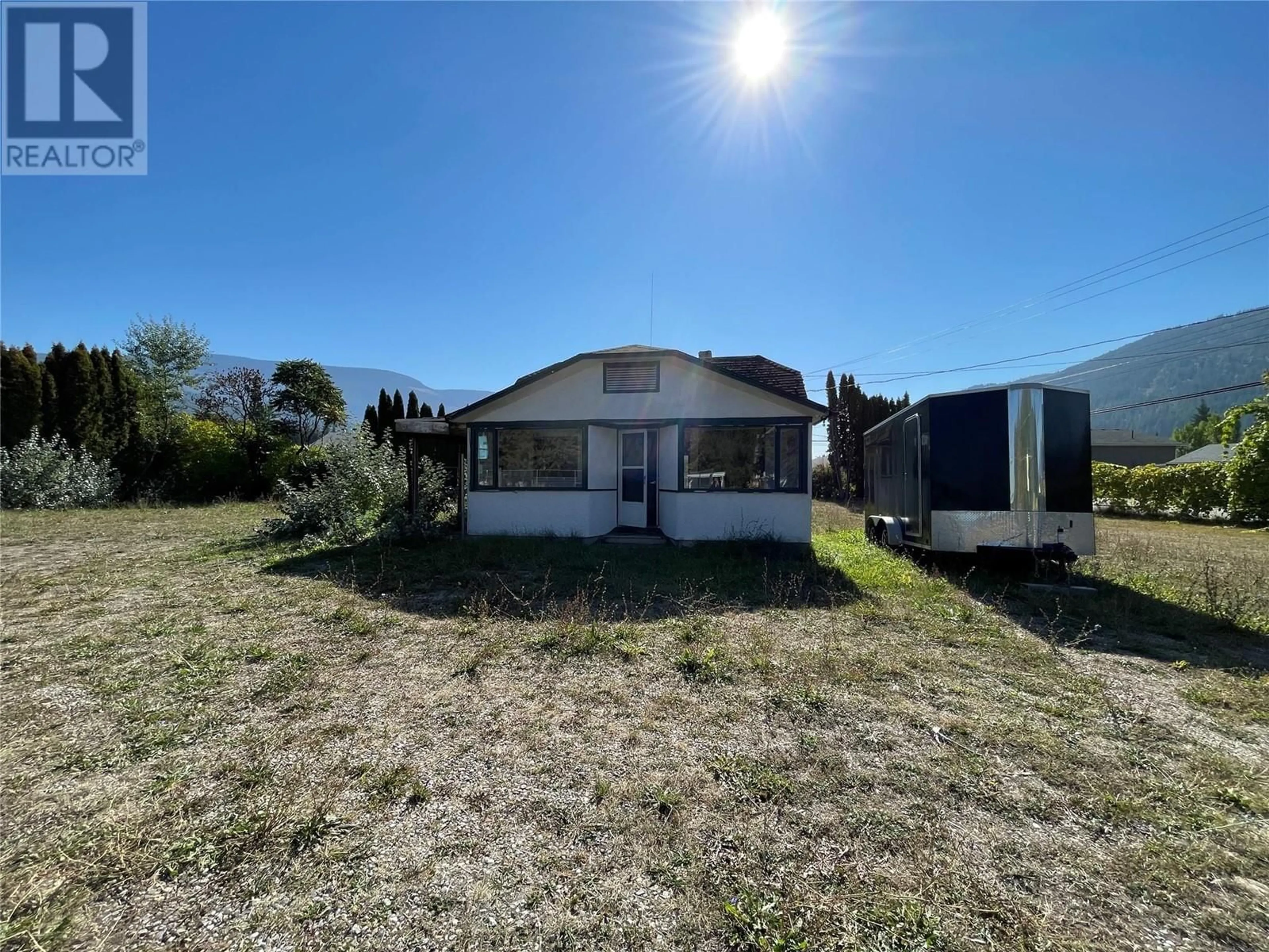 A pic from outside/outdoor area/front of a property/back of a property/a pic from drone, unknown for 401 Finlayson Street, Sicamous British Columbia V0E2V1