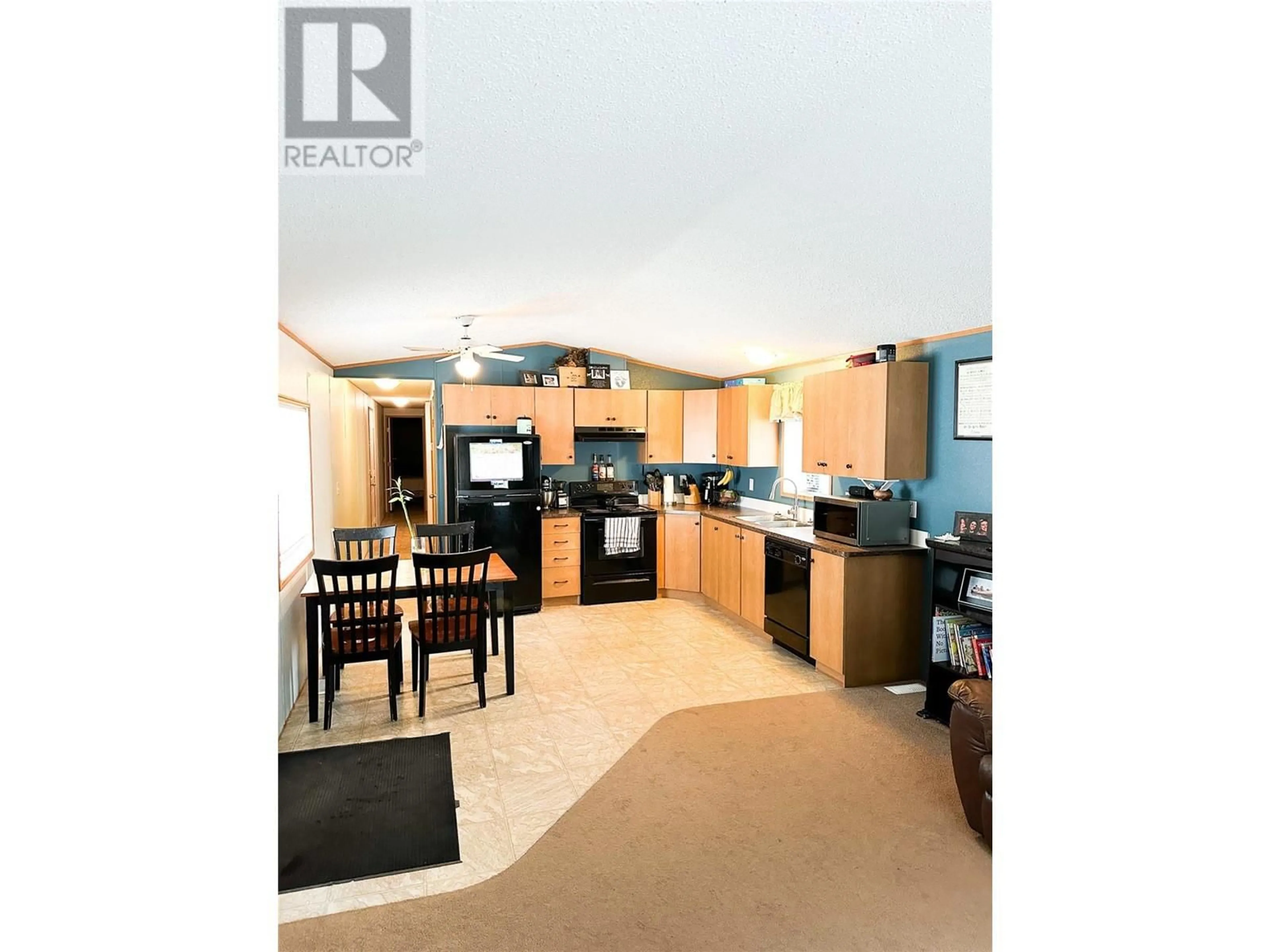 Open concept kitchen, unknown for 20 - 1400 12TH STREET, Golden British Columbia V0A1H1